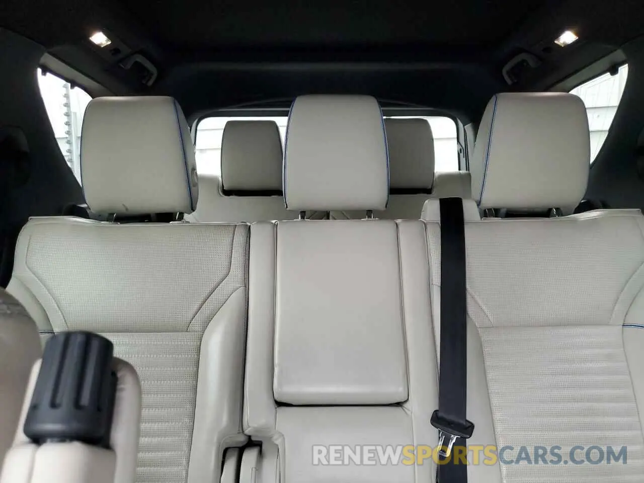 10 fotografías del automóvil dañado SALRT2RK2KA085296 LAND ROVER DISCOVERY 2019