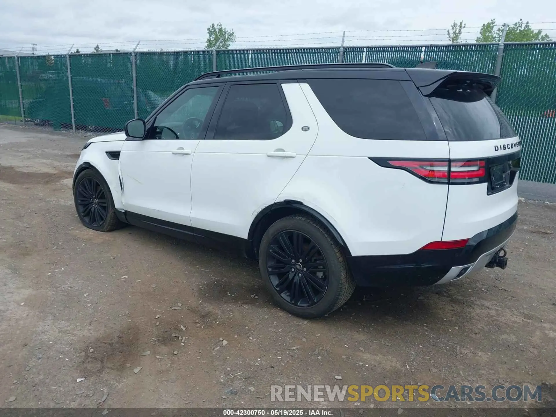 3 fotografías del automóvil dañado SALRT2RK6K2405598 LAND ROVER DISCOVERY 2019