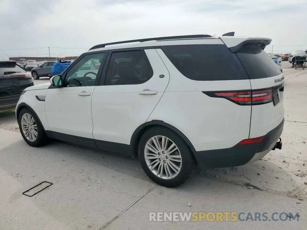 2 fotografías del automóvil dañado SALRT2RV1K2400335 LAND ROVER DISCOVERY 2019
