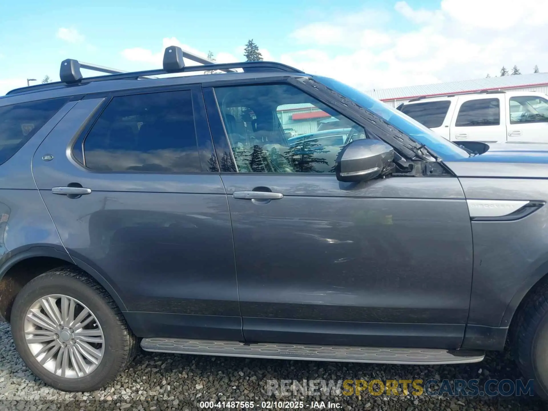 13 fotografías del automóvil dañado SALRT2RV4KA086492 LAND ROVER DISCOVERY 2019