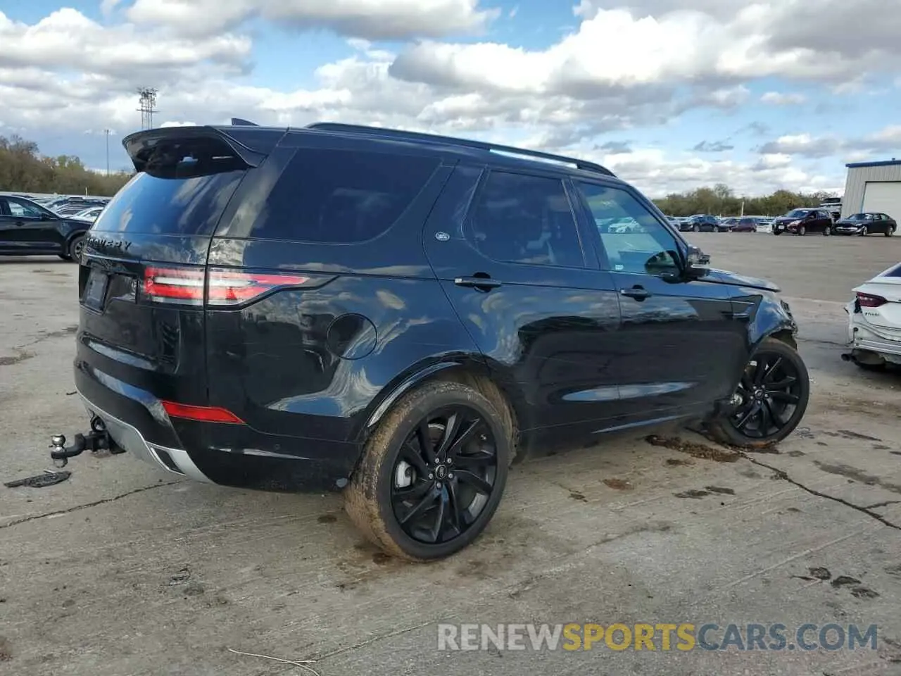 3 fotografías del automóvil dañado SALRT2RV7K2413221 LAND ROVER DISCOVERY 2019