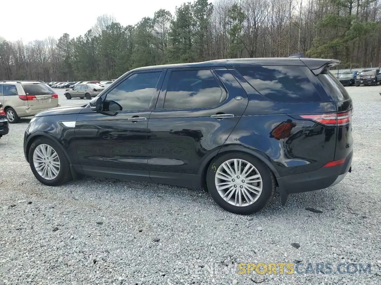2 fotografías del automóvil dañado SALRT2RVXK2414315 LAND ROVER DISCOVERY 2019