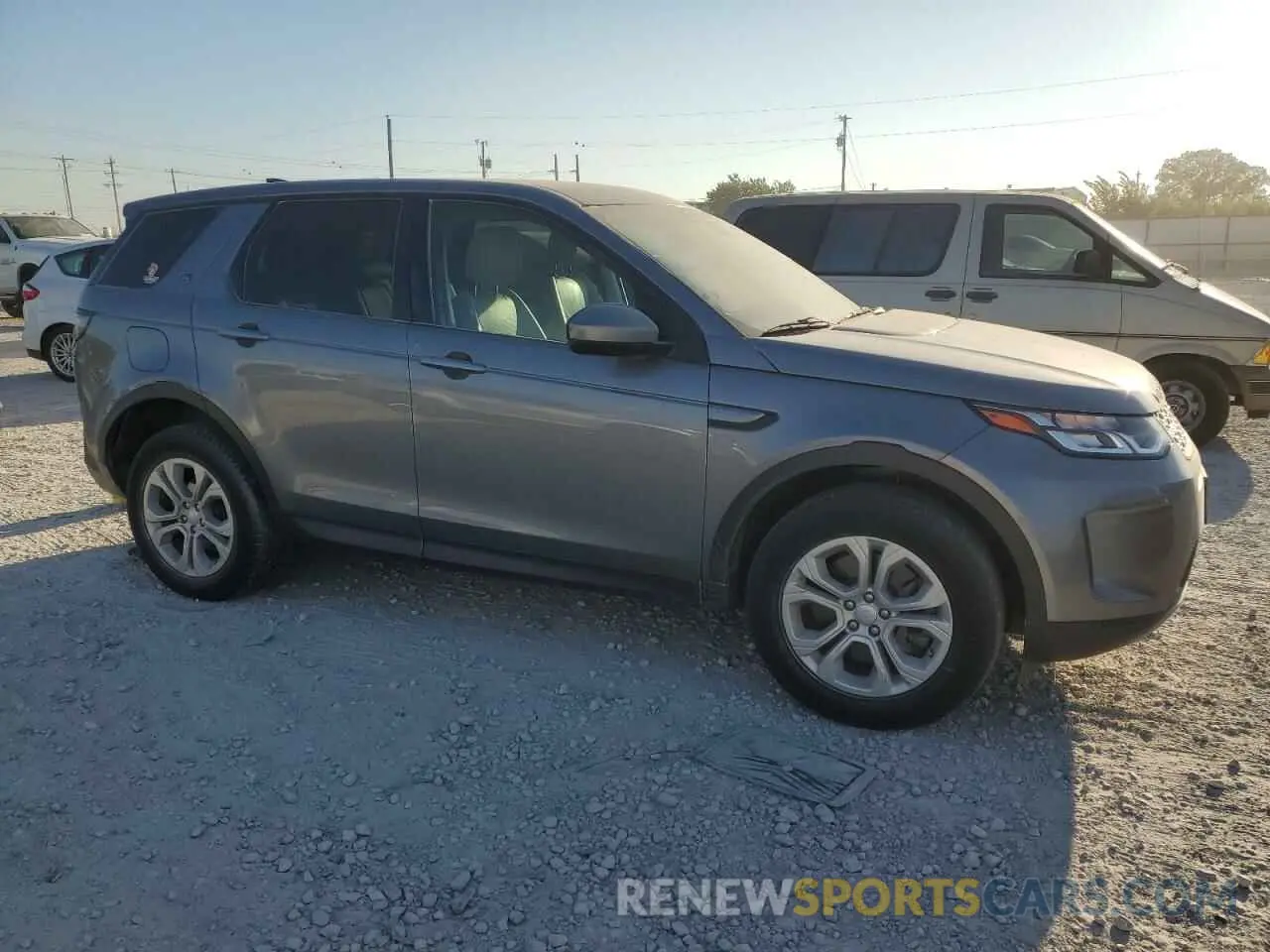 4 fotografías del automóvil dañado SALCJ2FX2LH850611 LAND ROVER DISCOVERY 2020