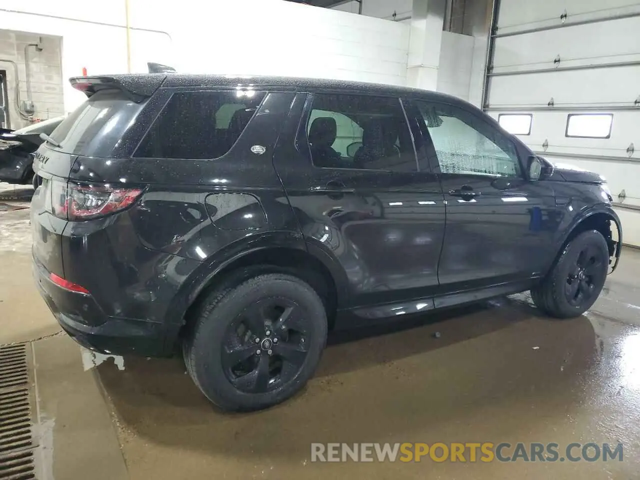3 fotografías del automóvil dañado SALCT2FX4LH846862 LAND ROVER DISCOVERY 2020