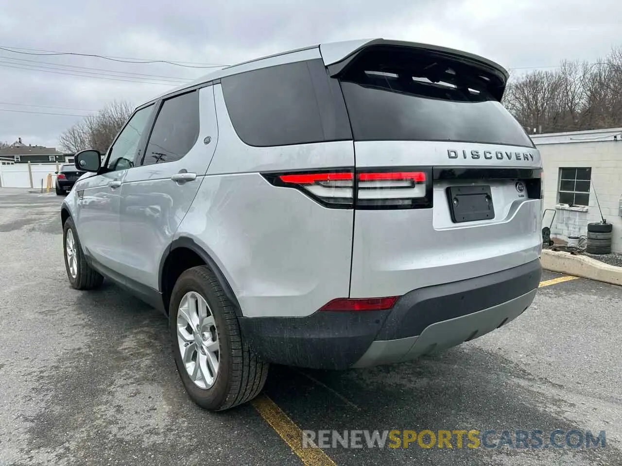 2 fotografías del automóvil dañado SALRG2RV5L2422148 LAND ROVER DISCOVERY 2020
