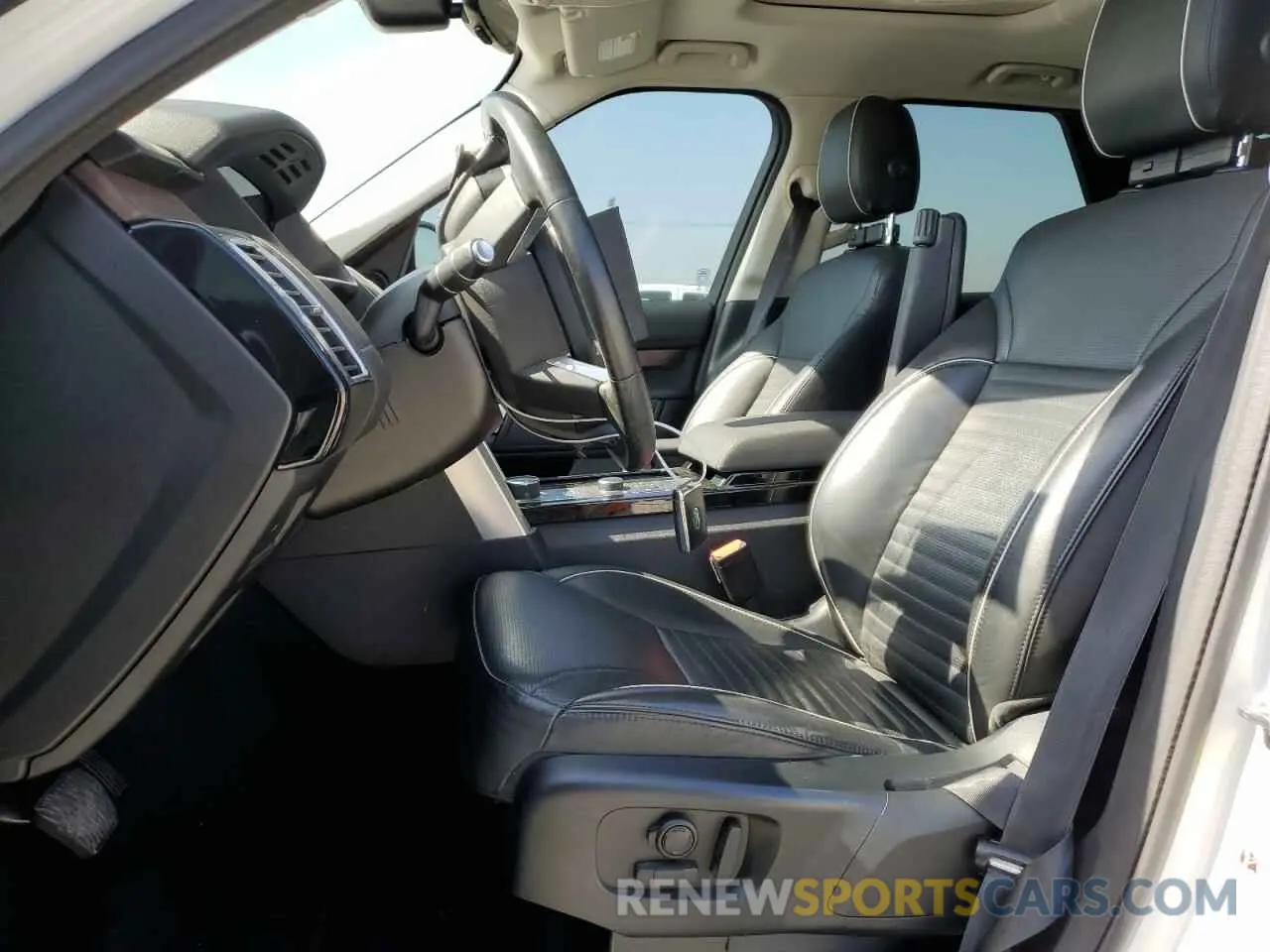 7 fotografías del automóvil dañado SALRR2RV0L2432824 LAND ROVER DISCOVERY 2020