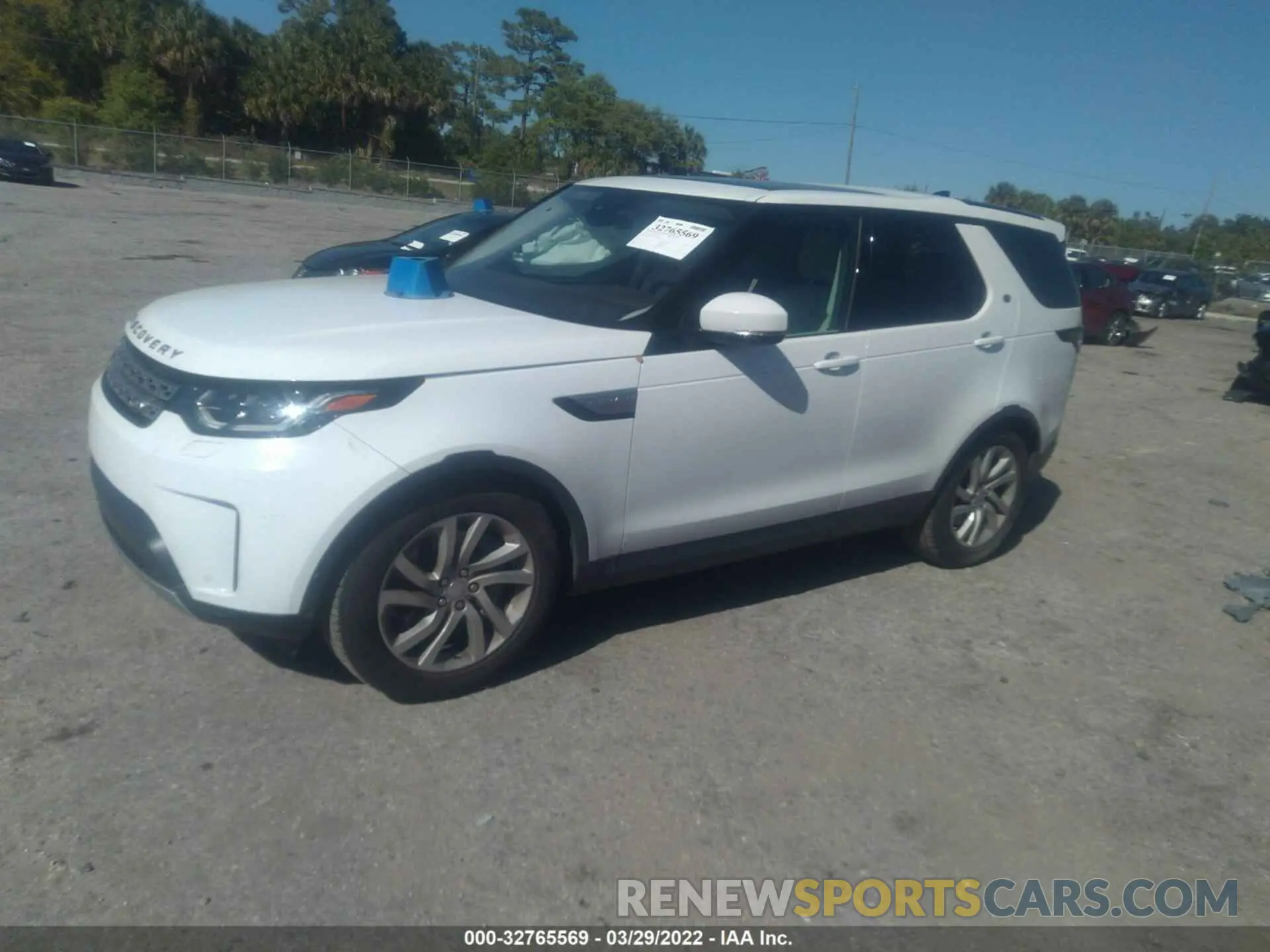 2 fotografías del automóvil dañado SALRR2RV2L2417757 LAND ROVER DISCOVERY 2020