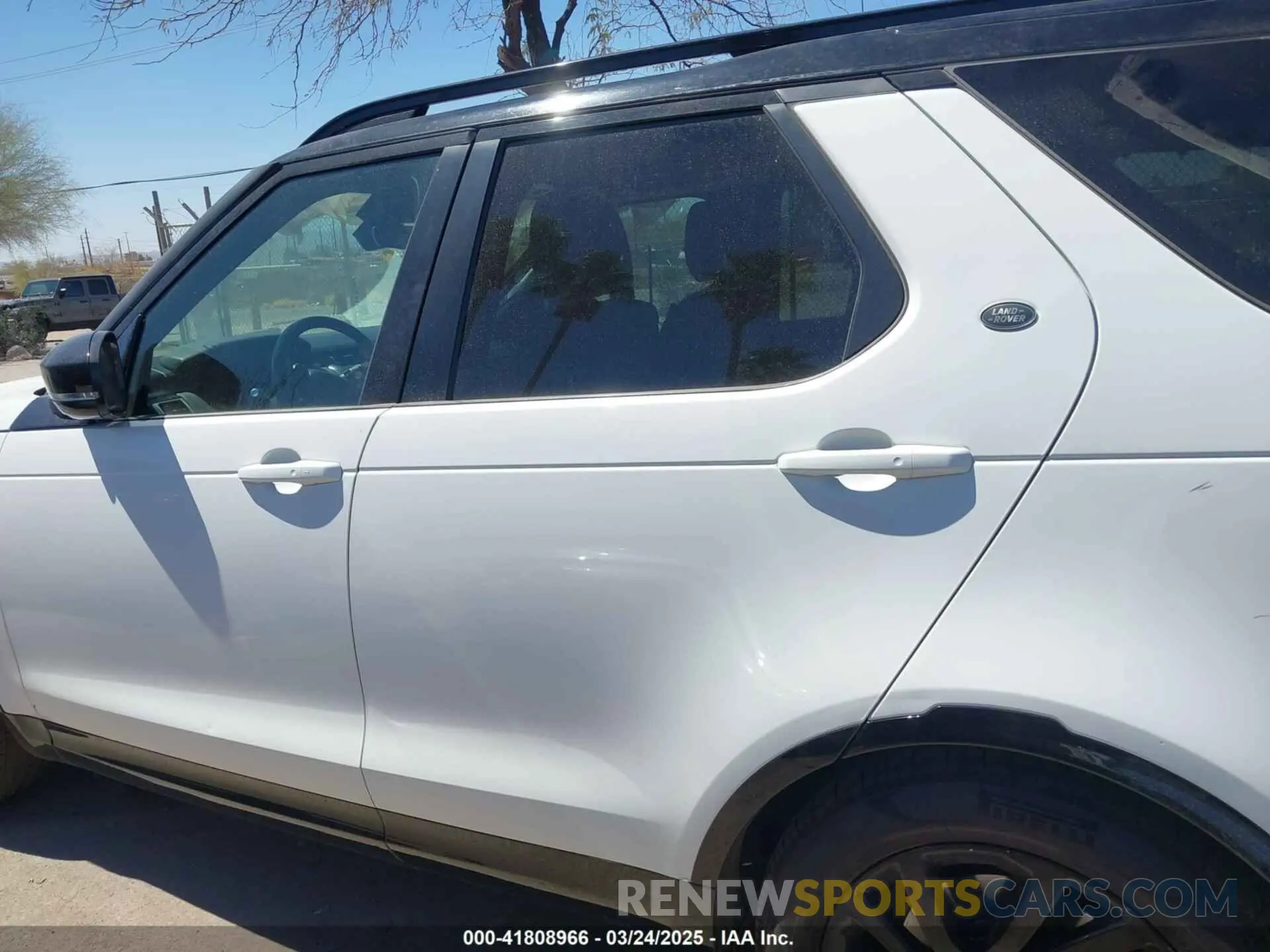 15 fotografías del automóvil dañado SALRU2RV7L2430387 LAND ROVER DISCOVERY 2020