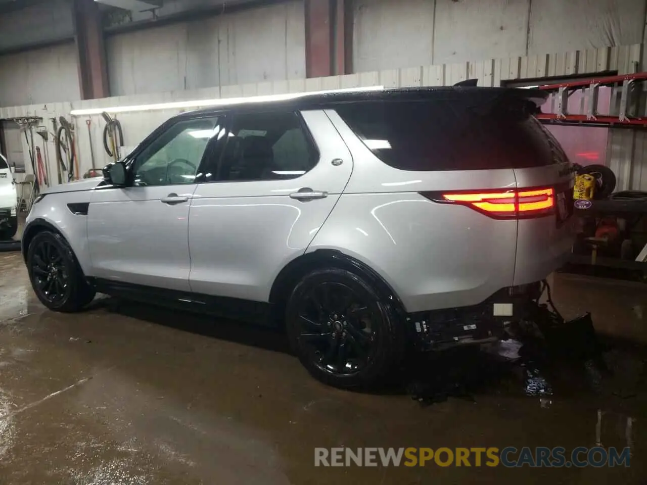 2 fotografías del automóvil dañado SALRU2RV9L2436403 LAND ROVER DISCOVERY 2020