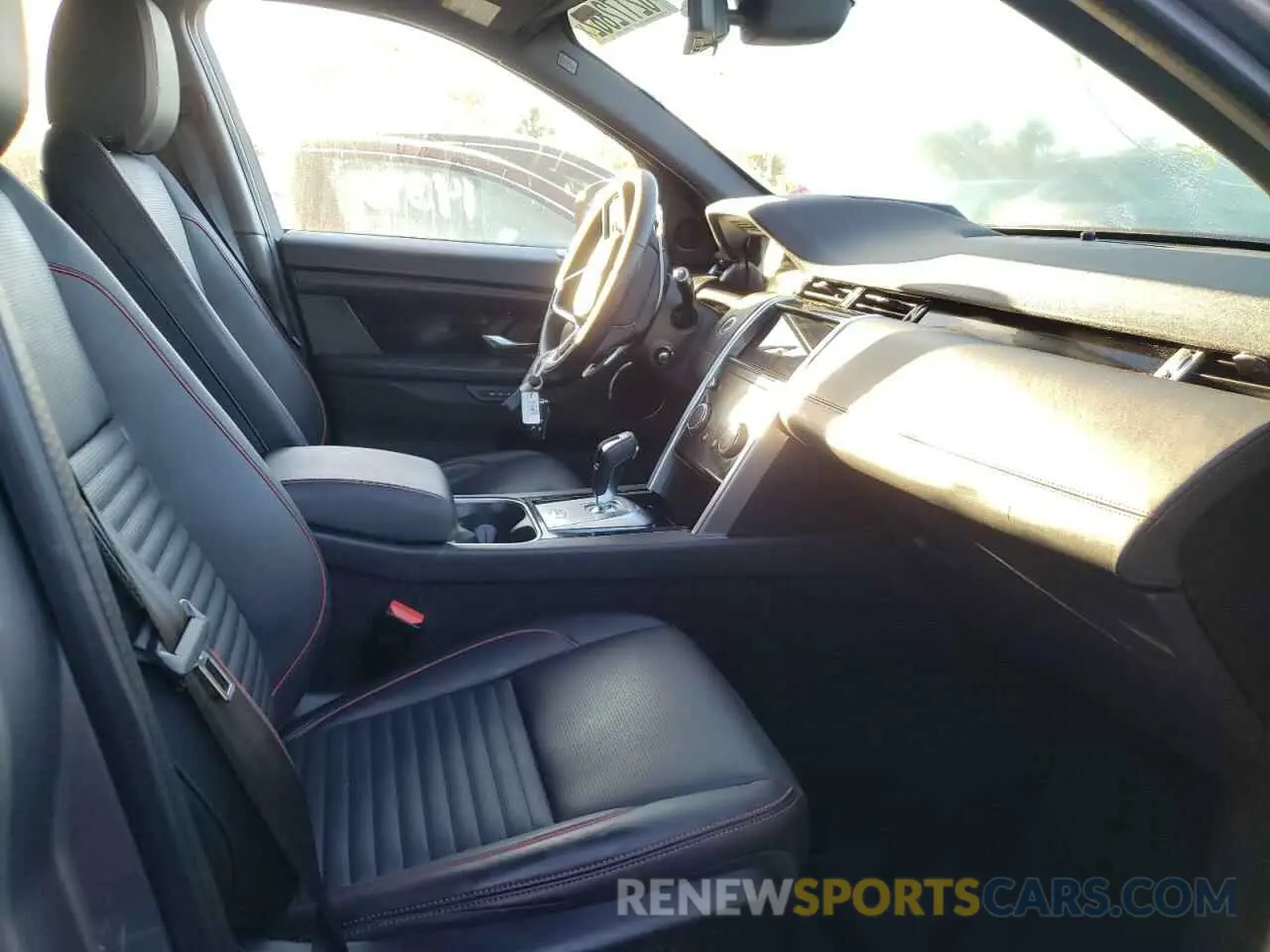 5 fotografías del automóvil dañado SALCL2FX5NH908627 LAND ROVER DISCOVERY 2022