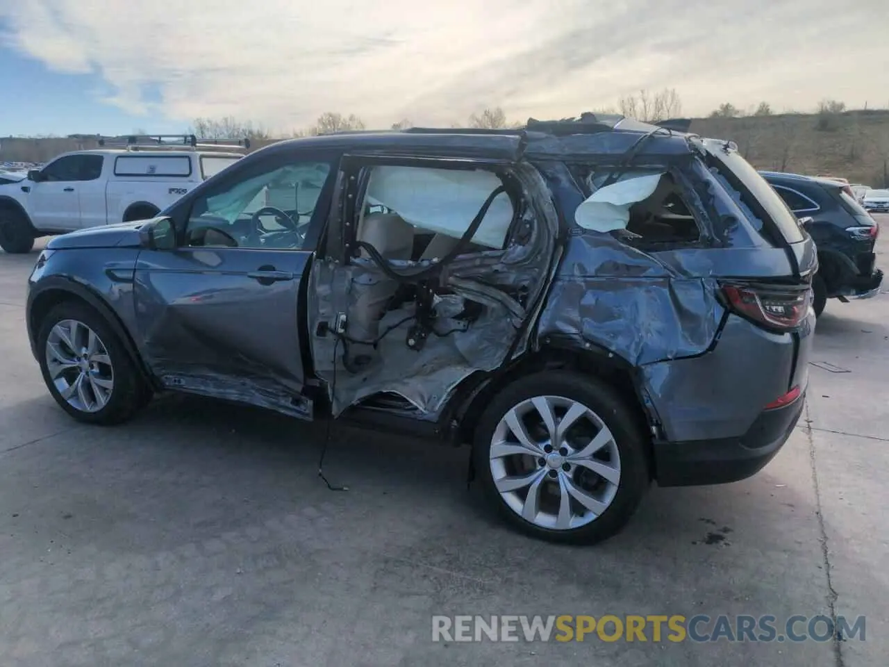 2 fotografías del automóvil dañado SALCP2FX5NH906204 LAND ROVER DISCOVERY 2022