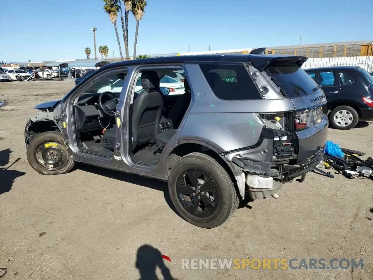 2 fotografías del automóvil dañado SALCJ2FX9PH324420 LAND ROVER DISCOVERY 2023