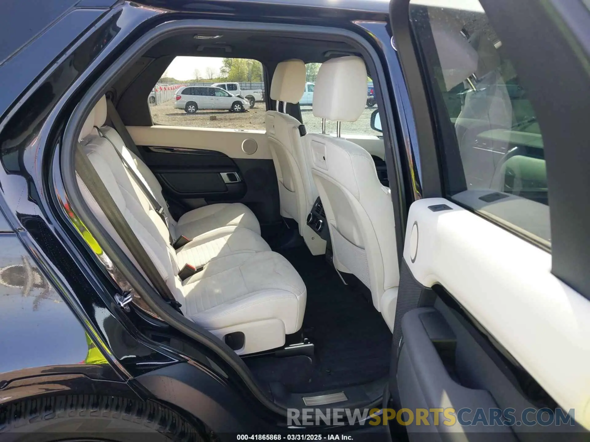 8 fotografías del automóvil dañado SALRT4EU4P2482030 LAND ROVER DISCOVERY 2023