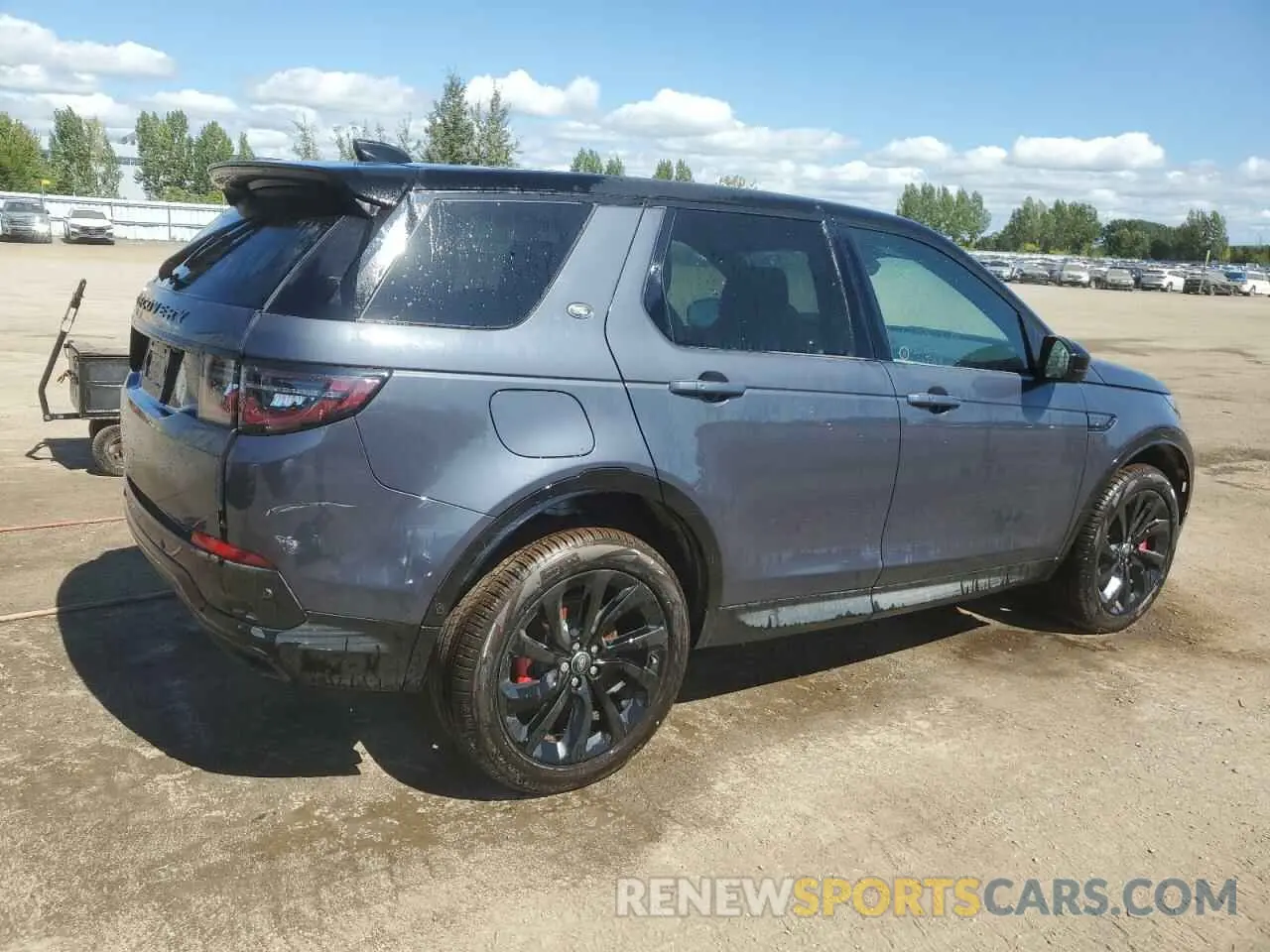 3 fotografías del automóvil dañado SALCL2FX1RH347297 LAND ROVER DISCOVERY 2024
