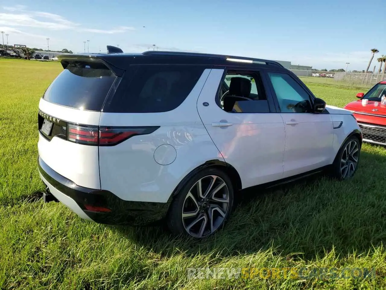 3 fotografías del automóvil dañado SALRW4EU0R2487736 LAND ROVER DISCOVERY 2024