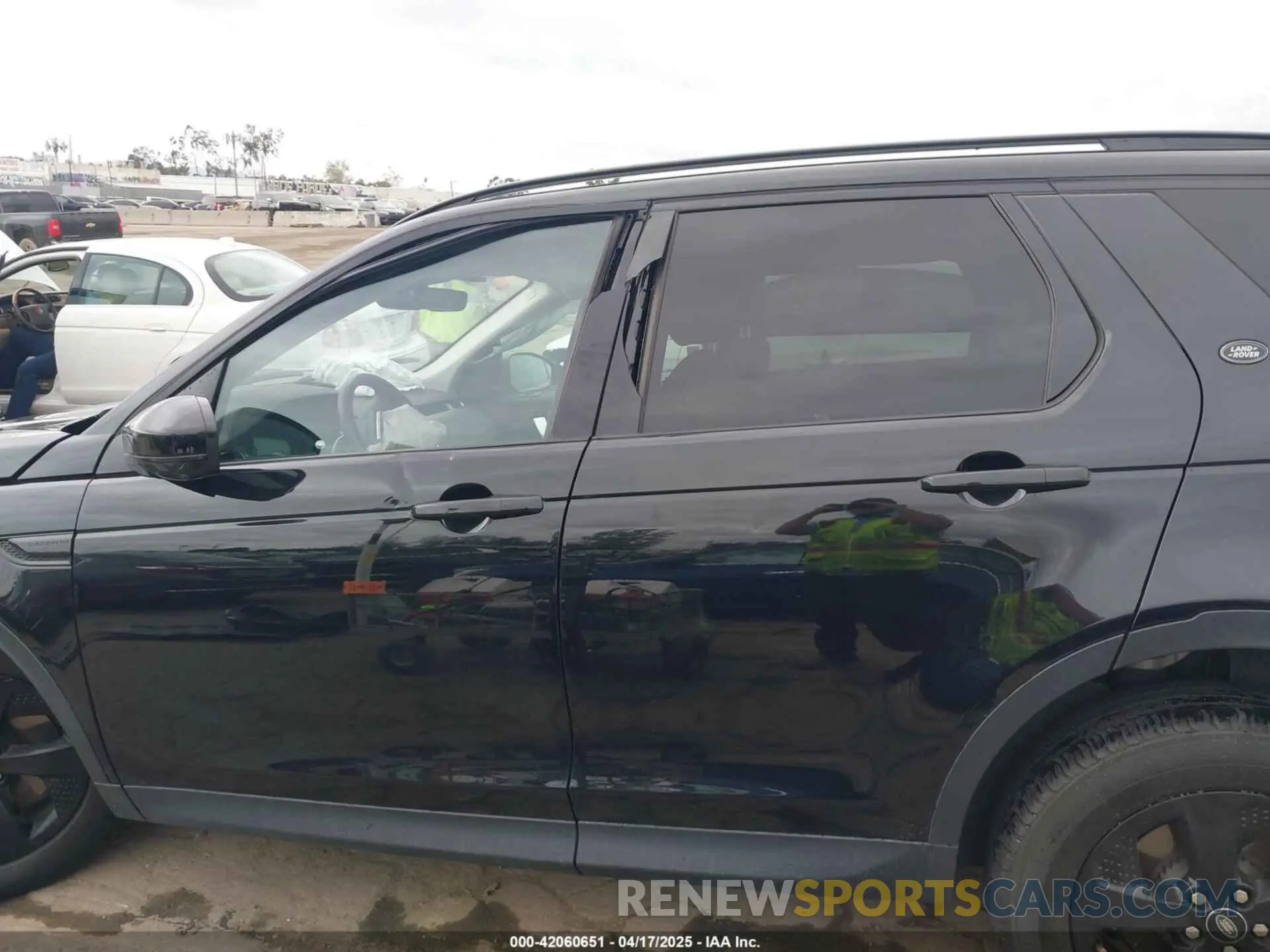 14 fotografías del automóvil dañado SALCJ2FX4MH901558 LAND ROVER DISCOVERY SPORT 2021
