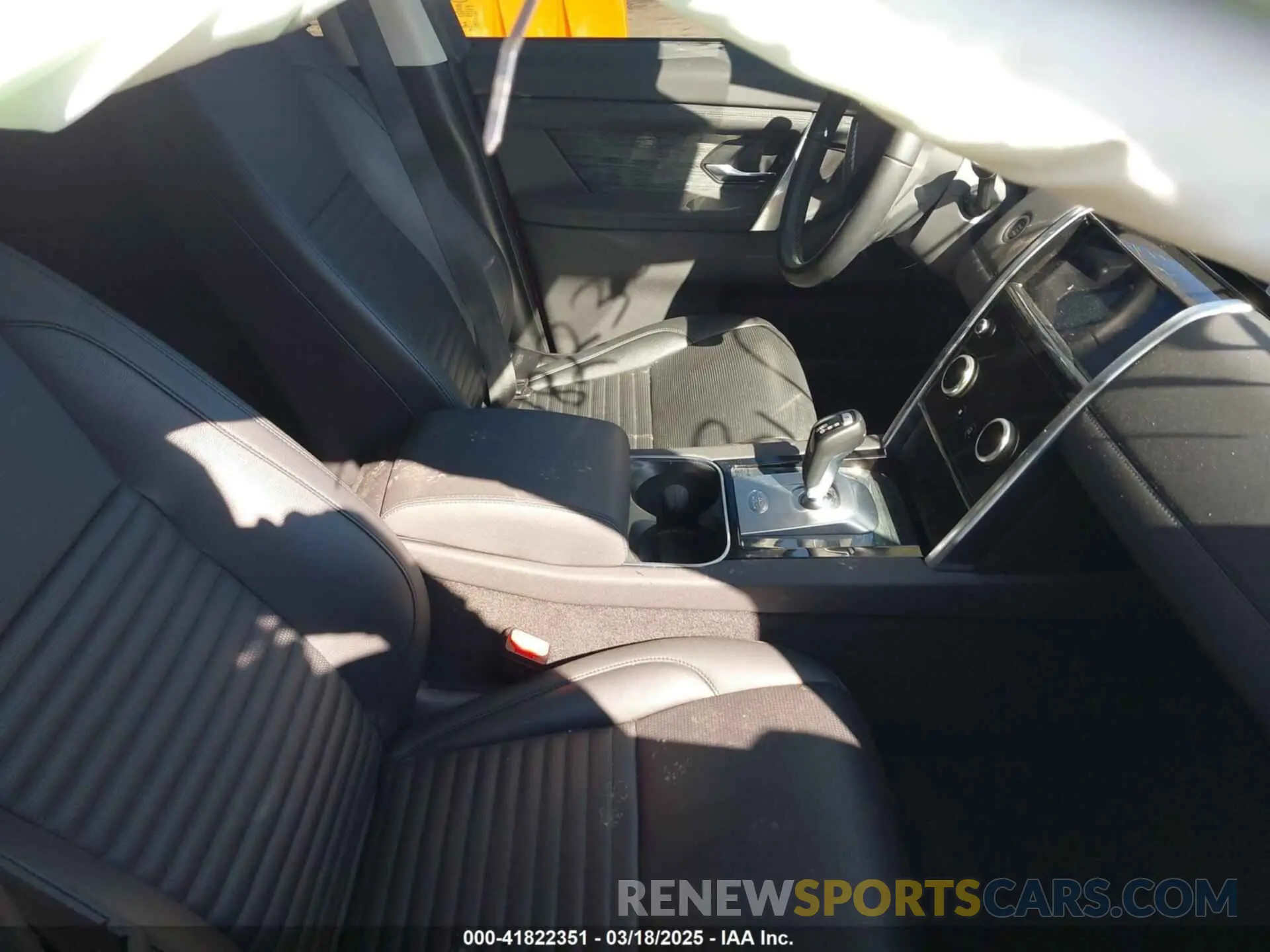 5 fotografías del automóvil dañado SALCJ2FX3PH322100 LAND ROVER DISCOVERY SPORT 2023