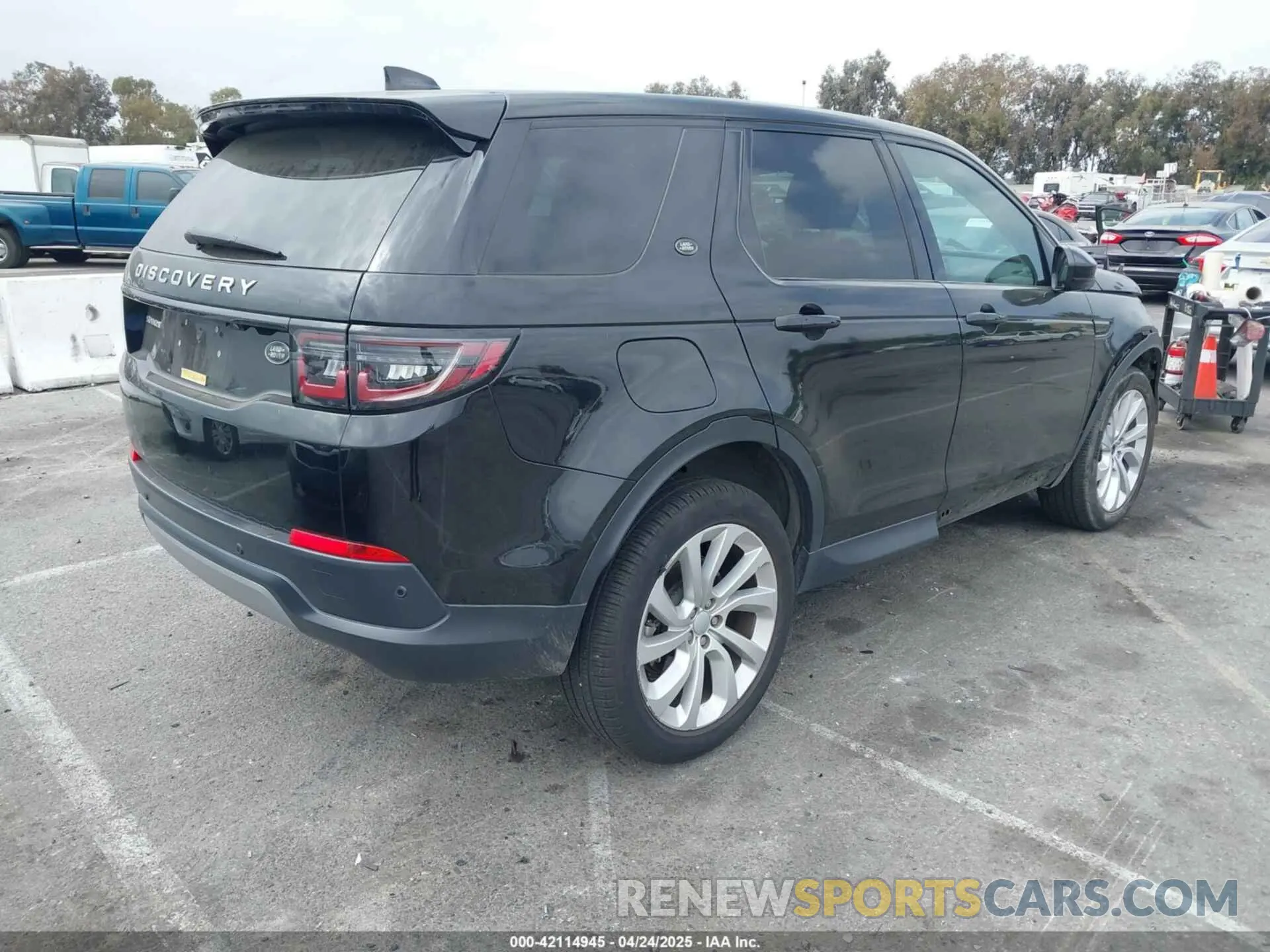 4 fotografías del automóvil dañado SALCJ2FXXPH323745 LAND ROVER DISCOVERY SPORT 2023