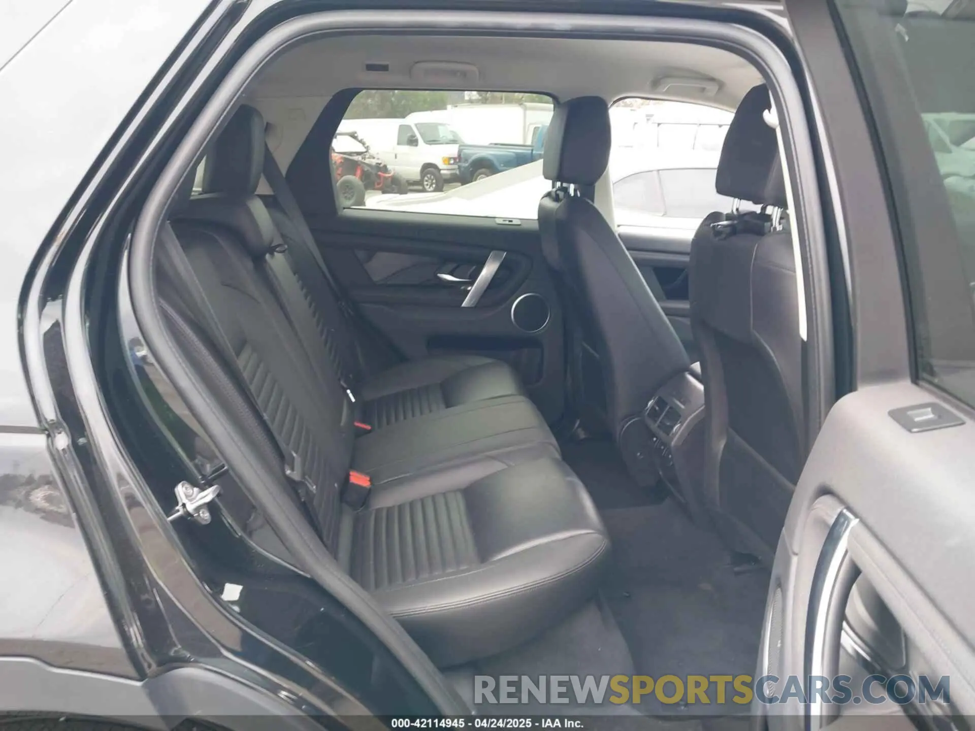 8 fotografías del automóvil dañado SALCJ2FXXPH323745 LAND ROVER DISCOVERY SPORT 2023