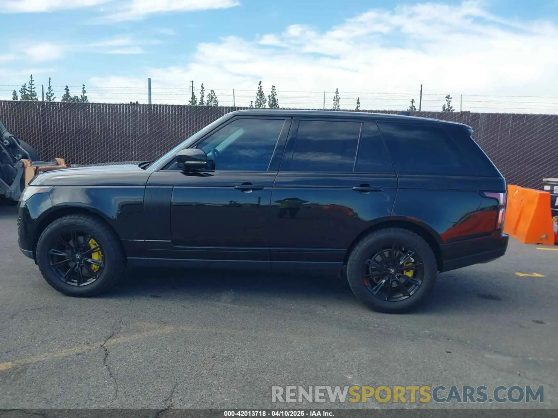 14 fotografías del automóvil dañado SALGR2RV3KA550670 LAND ROVER RANGE ROVER 2019