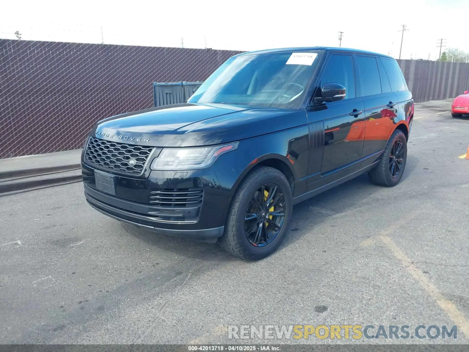 2 fotografías del automóvil dañado SALGR2RV3KA550670 LAND ROVER RANGE ROVER 2019