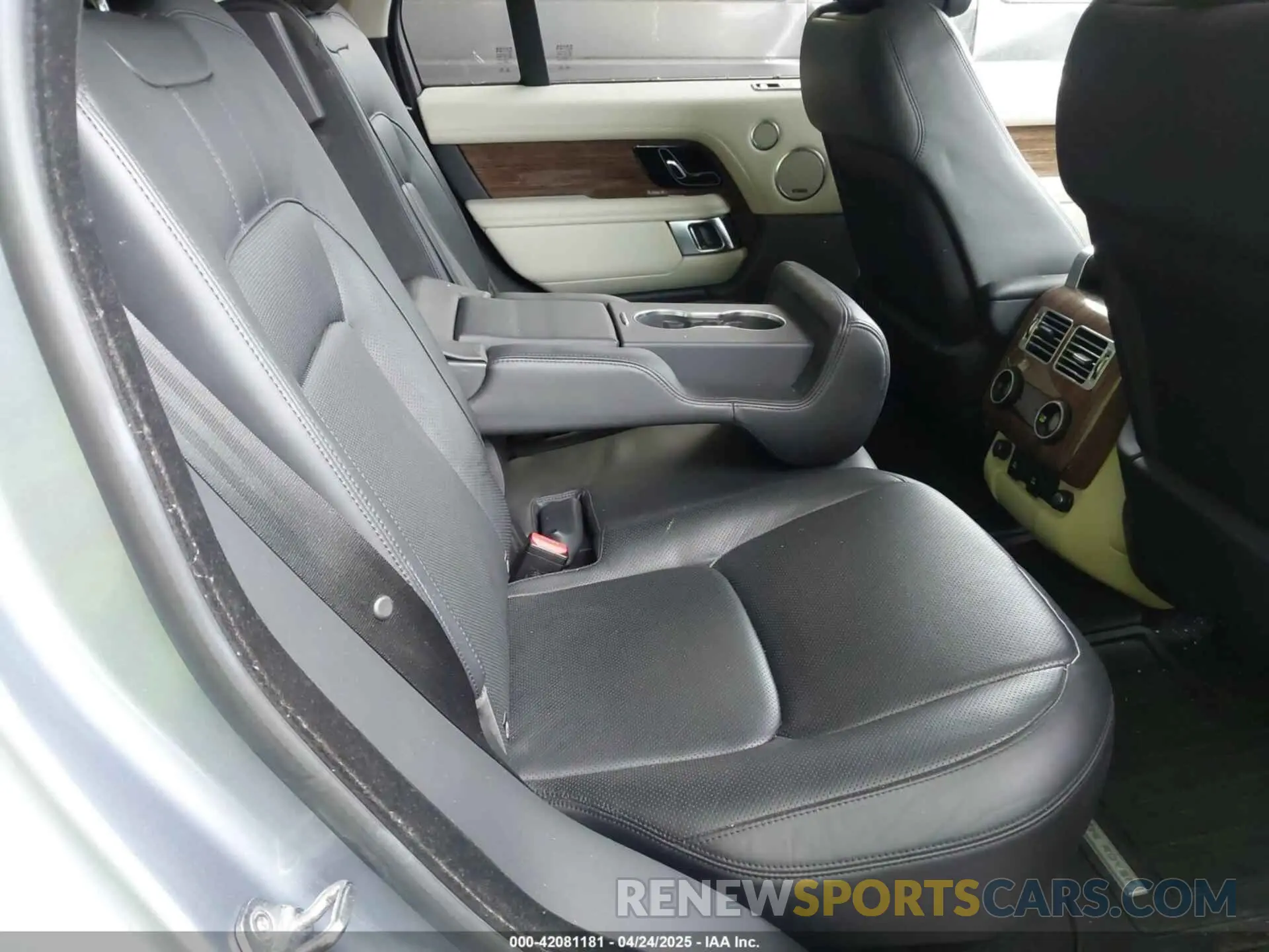8 fotografías del automóvil dañado SALGS2RE5KA516721 LAND ROVER RANGE ROVER 2019