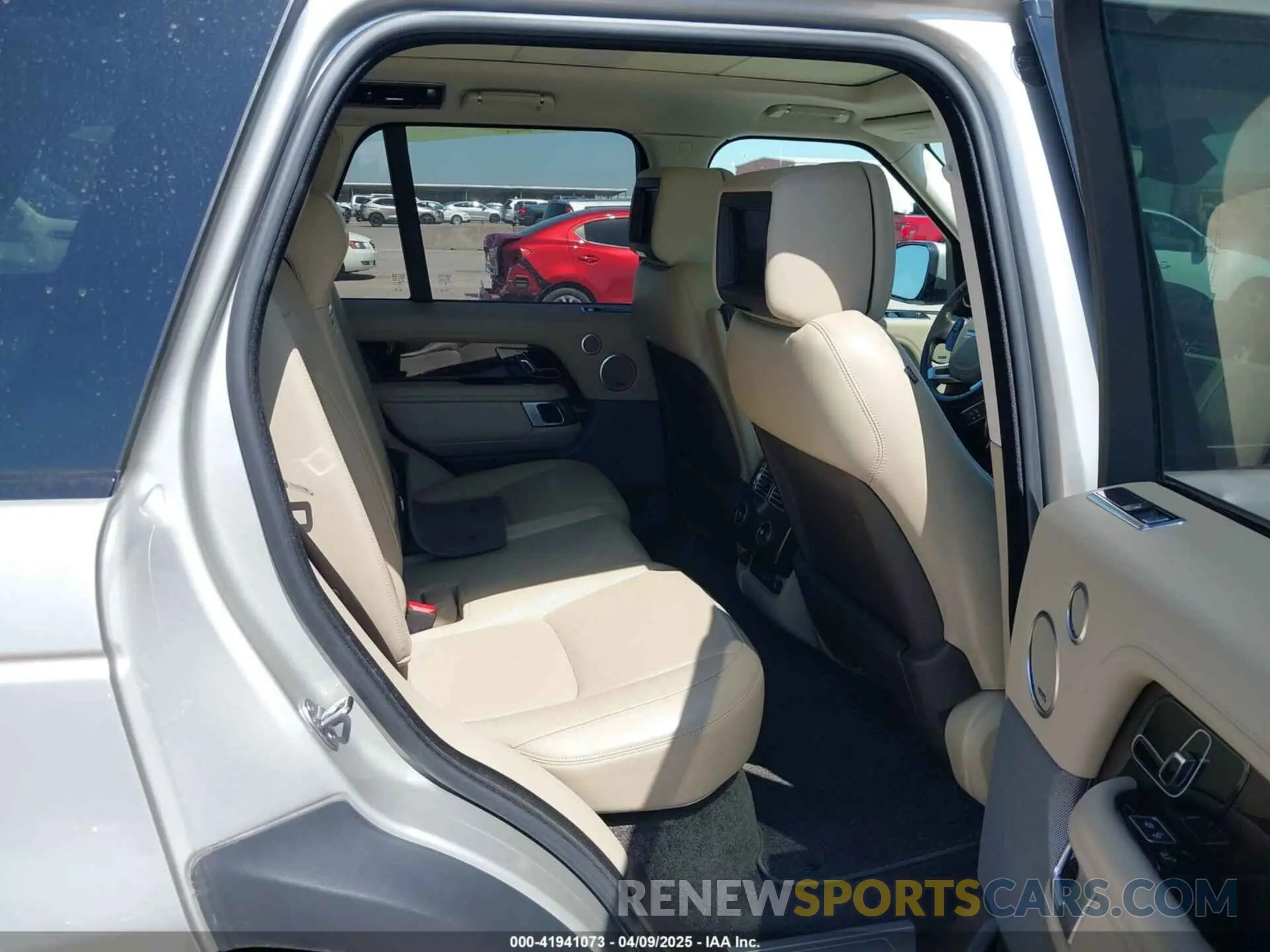8 fotografías del automóvil dañado SALGS2RE9KA520688 LAND ROVER RANGE ROVER 2019
