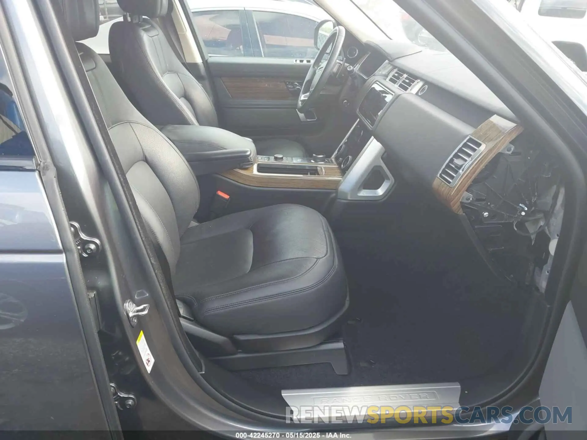 5 fotografías del automóvil dañado SALGS2SV0KA537745 LAND ROVER RANGE ROVER 2019