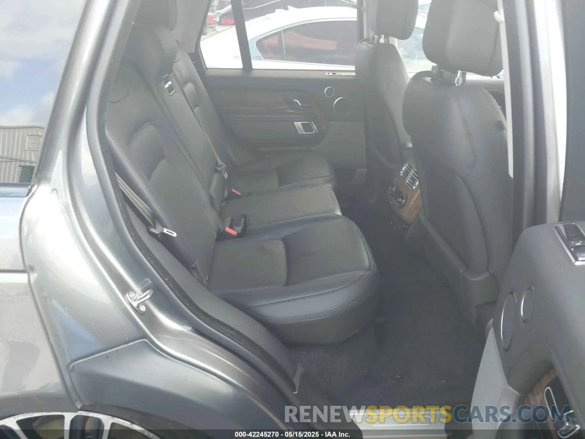8 fotografías del automóvil dañado SALGS2SV0KA537745 LAND ROVER RANGE ROVER 2019