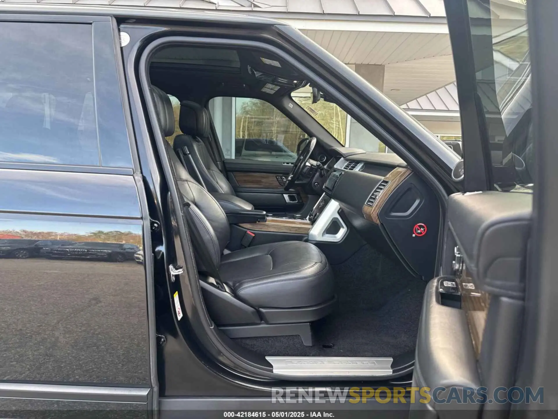 5 fotografías del automóvil dañado SALGS2SV5KA528460 LAND ROVER RANGE ROVER 2019