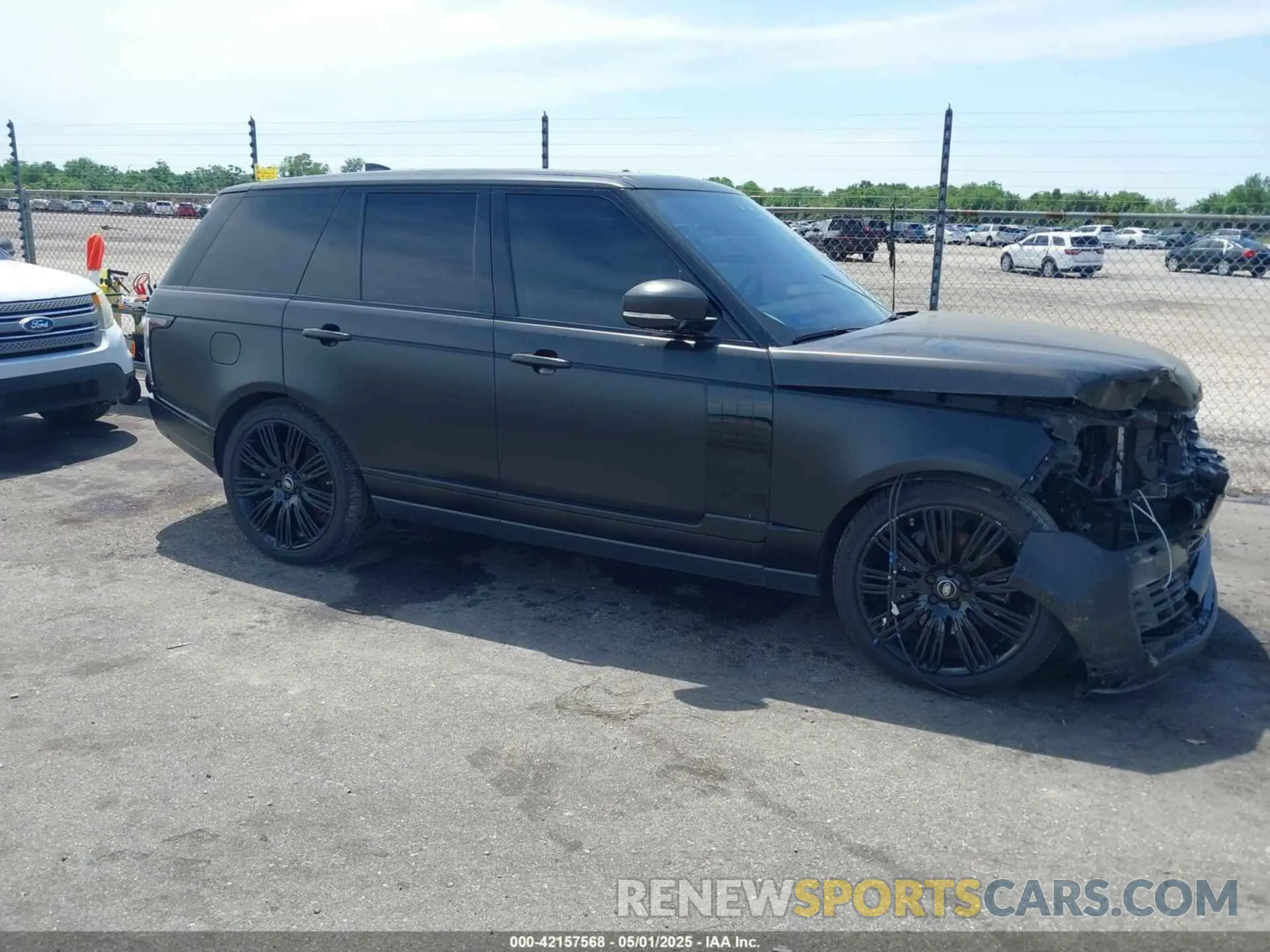 13 fotografías del automóvil dañado SALGS2SV6KA555683 LAND ROVER RANGE ROVER 2019