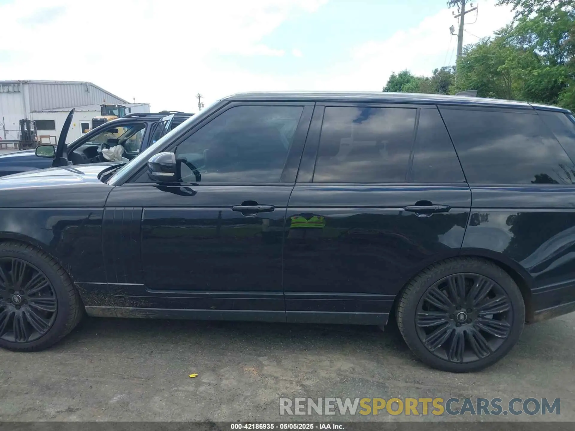 14 fotografías del automóvil dañado SALGS2SVXKA516370 LAND ROVER RANGE ROVER 2019