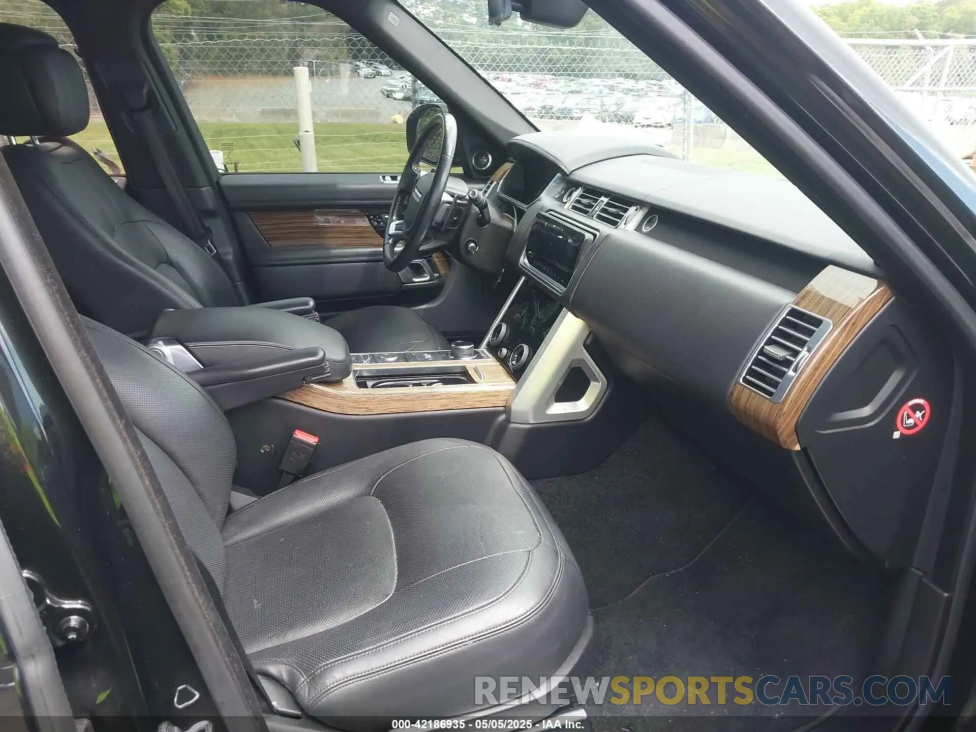 5 fotografías del automóvil dañado SALGS2SVXKA516370 LAND ROVER RANGE ROVER 2019