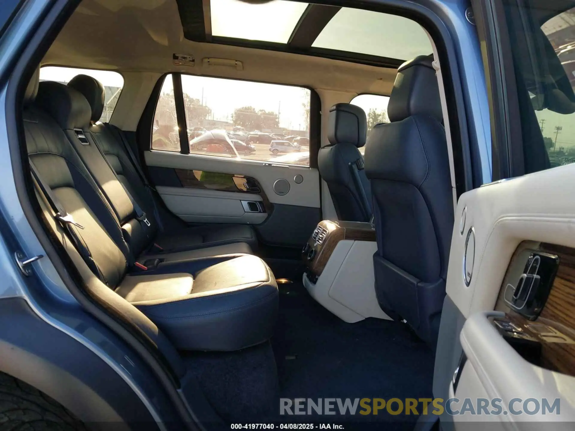 8 fotografías del automóvil dañado SALGS5RE7KA527799 LAND ROVER RANGE ROVER 2019