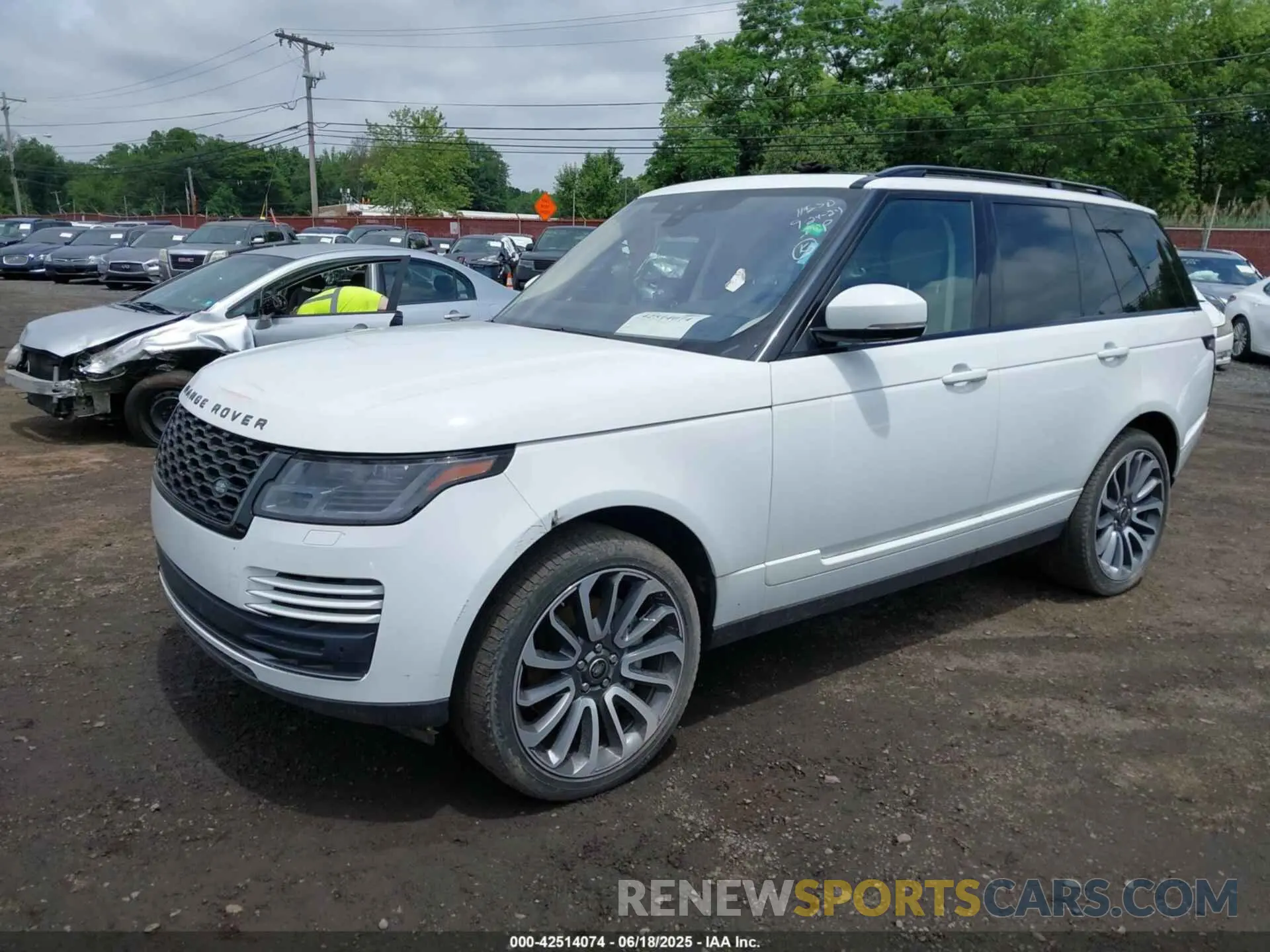 2 fotografías del automóvil dañado SALGR2SU8LA589502 LAND ROVER RANGE ROVER 2020