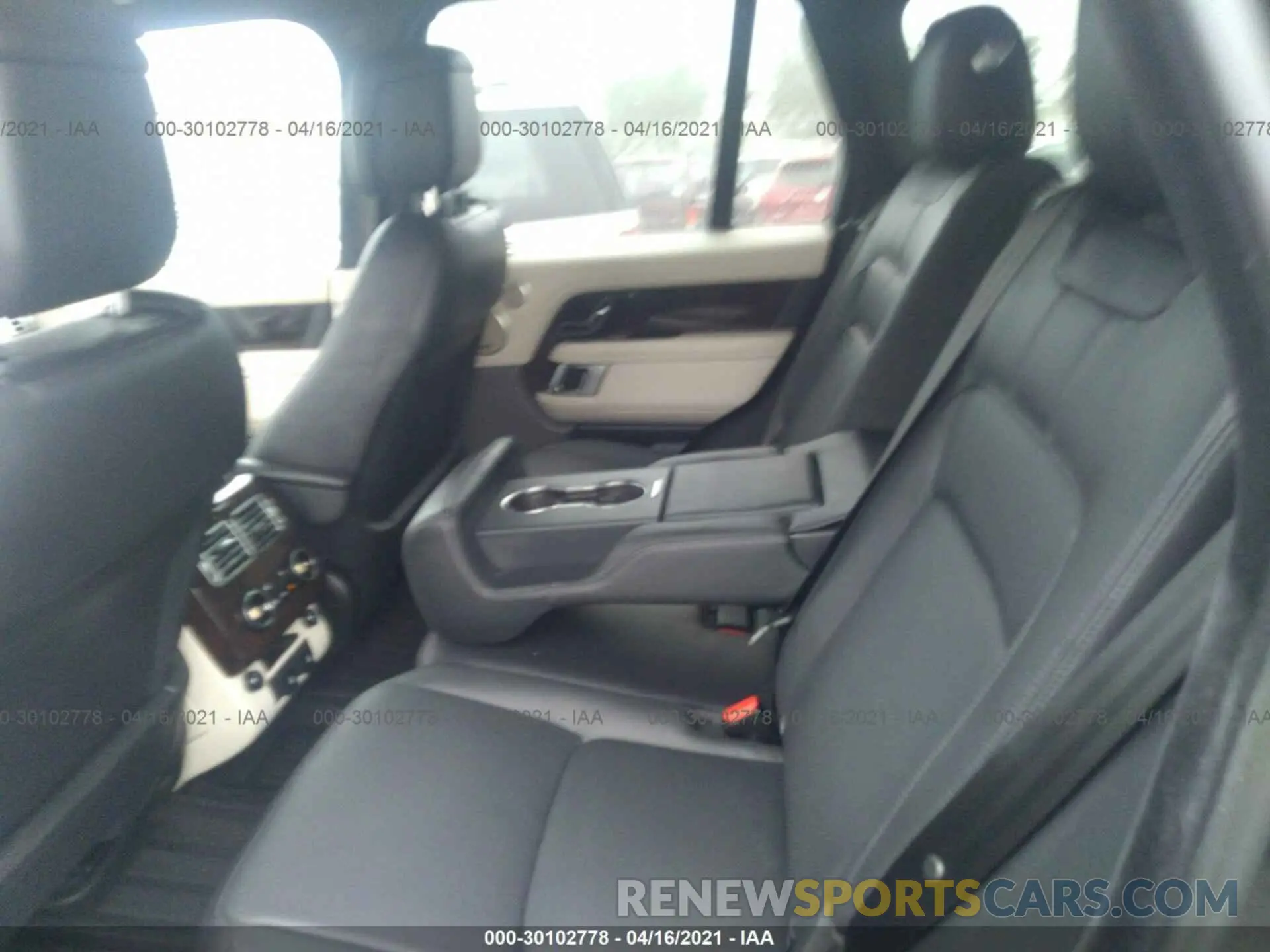 8 fotografías del automóvil dañado SALGS2RU2LA592048 LAND ROVER RANGE ROVER 2020