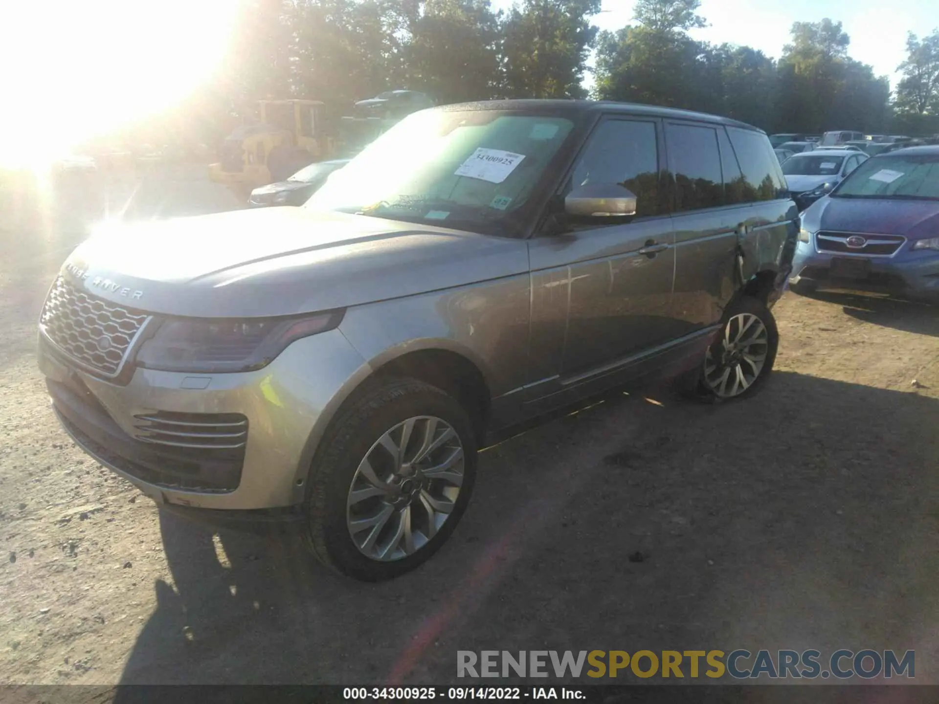 2 fotografías del automóvil dañado SALGS2SEXLA571418 LAND ROVER RANGE ROVER 2020