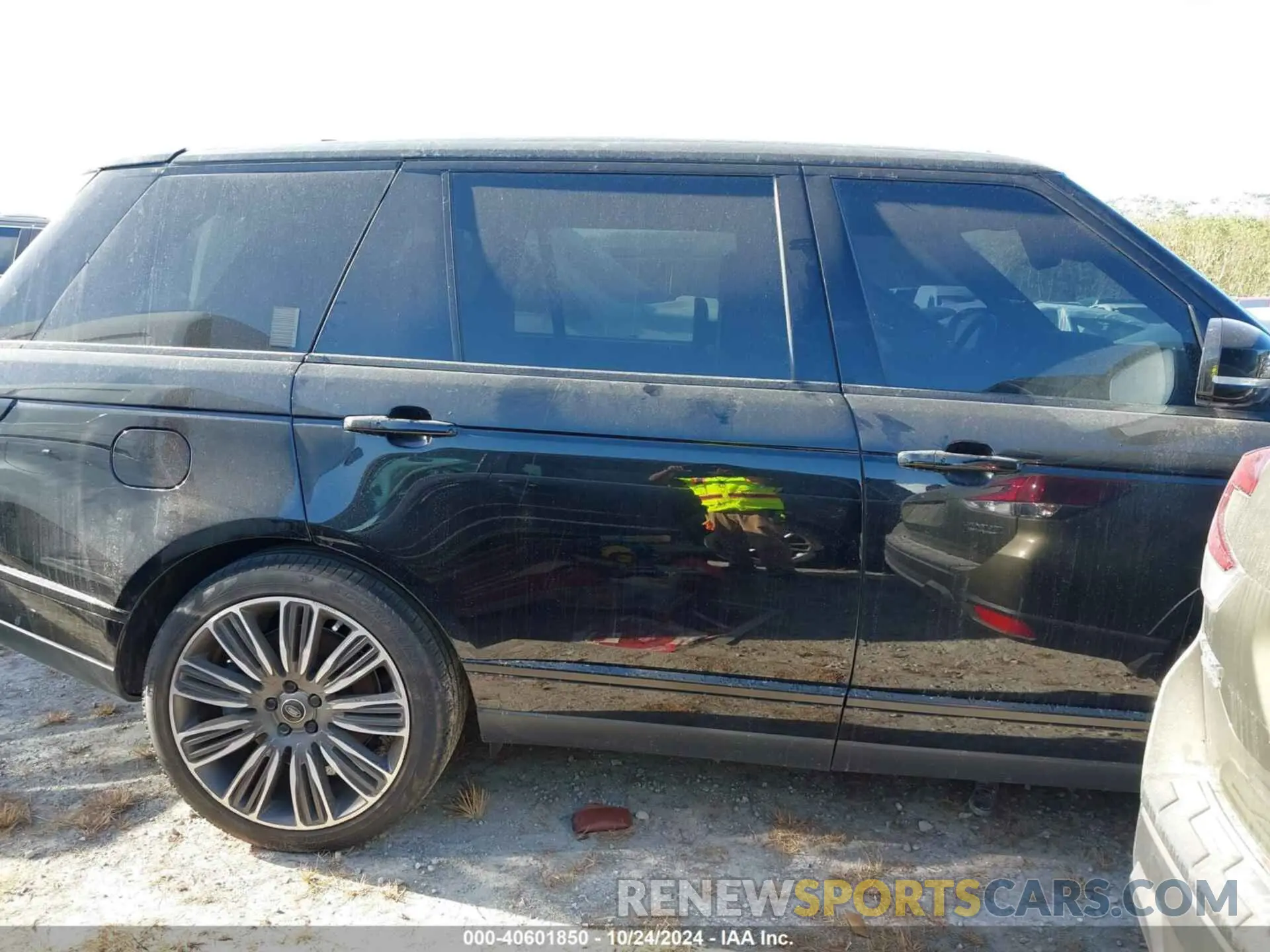 14 fotografías del automóvil dañado SALGS5SE2LA402060 LAND ROVER RANGE ROVER 2020