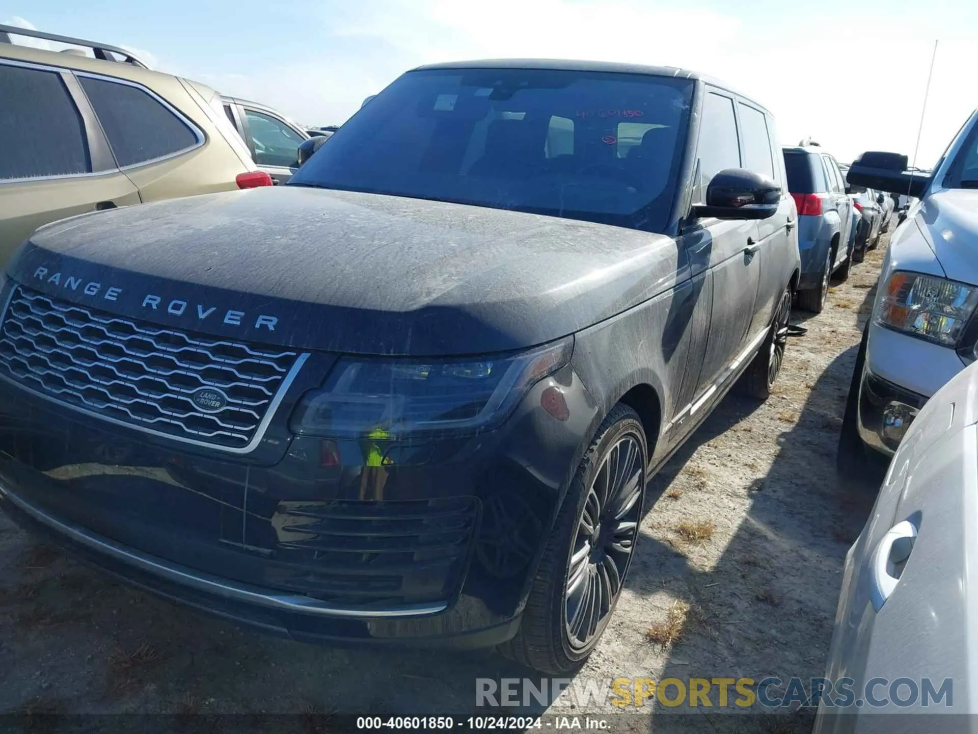 2 fotografías del automóvil dañado SALGS5SE2LA402060 LAND ROVER RANGE ROVER 2020