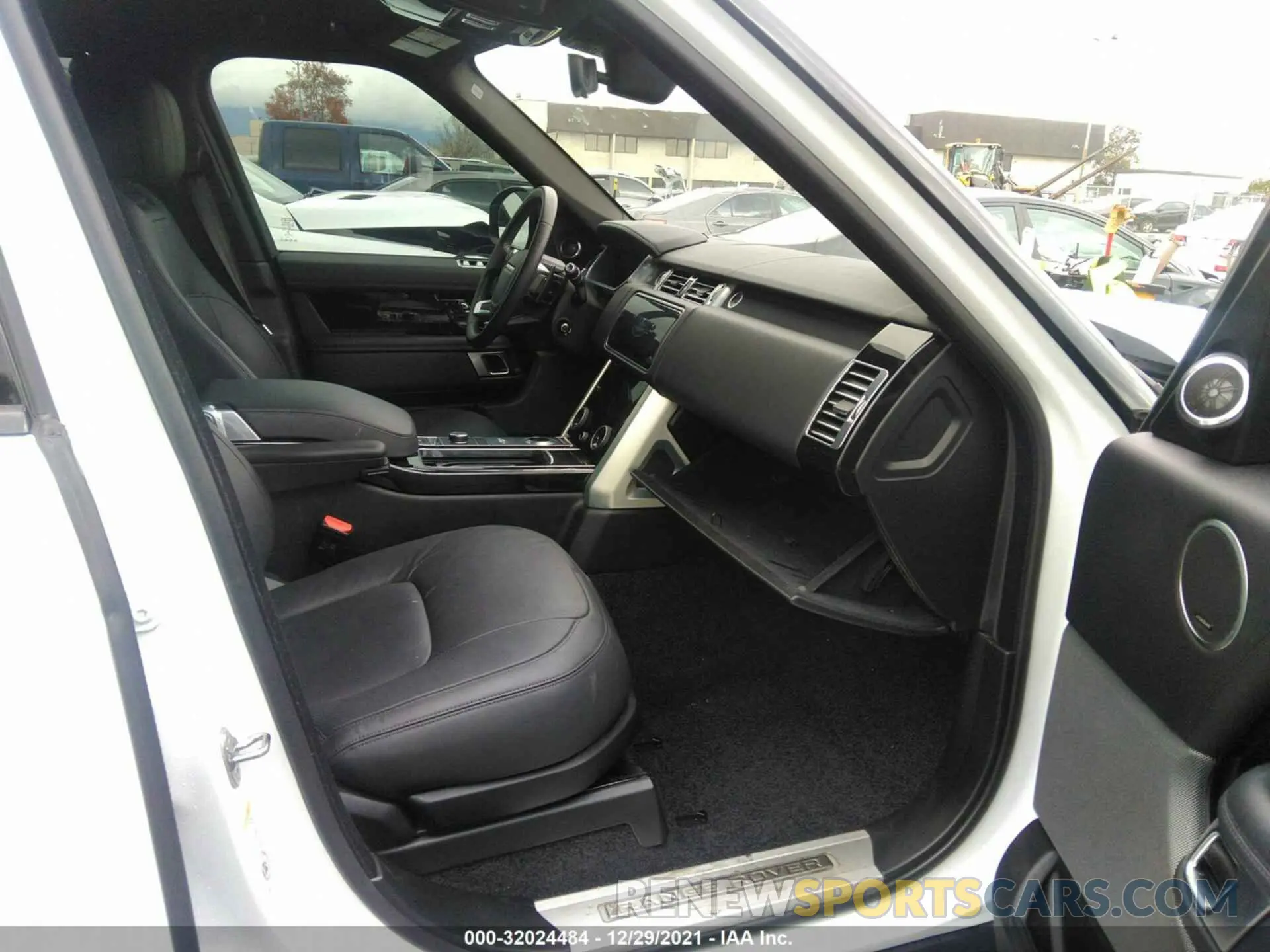 5 fotografías del automóvil dañado SALGS5SE5LA406460 LAND ROVER RANGE ROVER 2020
