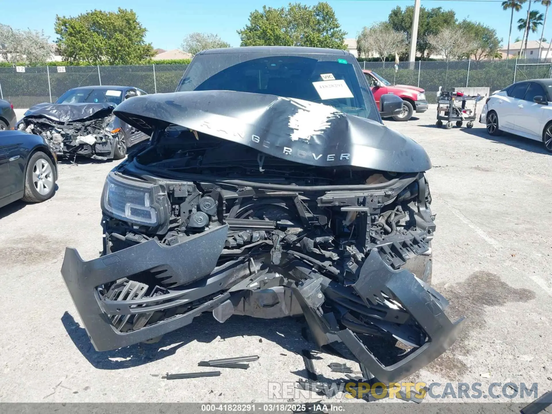 13 fotografías del automóvil dañado SALGV5SE1LA413848 LAND ROVER RANGE ROVER 2020