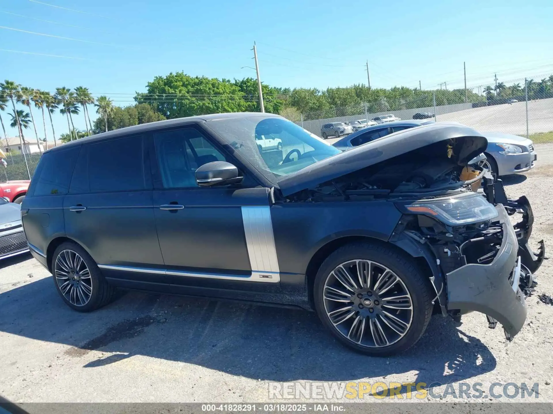 14 fotografías del automóvil dañado SALGV5SE1LA413848 LAND ROVER RANGE ROVER 2020