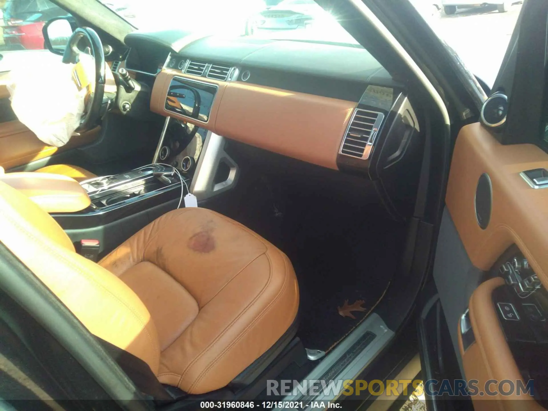5 fotografías del automóvil dañado SALGV5SE5LA583811 LAND ROVER RANGE ROVER 2020