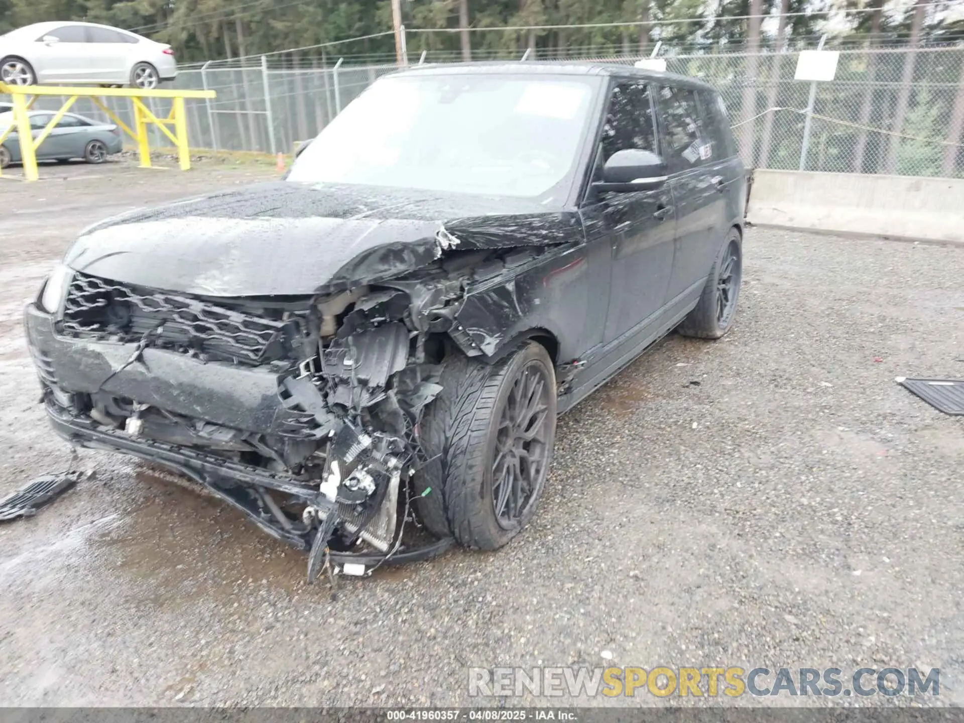 2 fotografías del automóvil dañado SALGV5SE6LA403929 LAND ROVER RANGE ROVER 2020