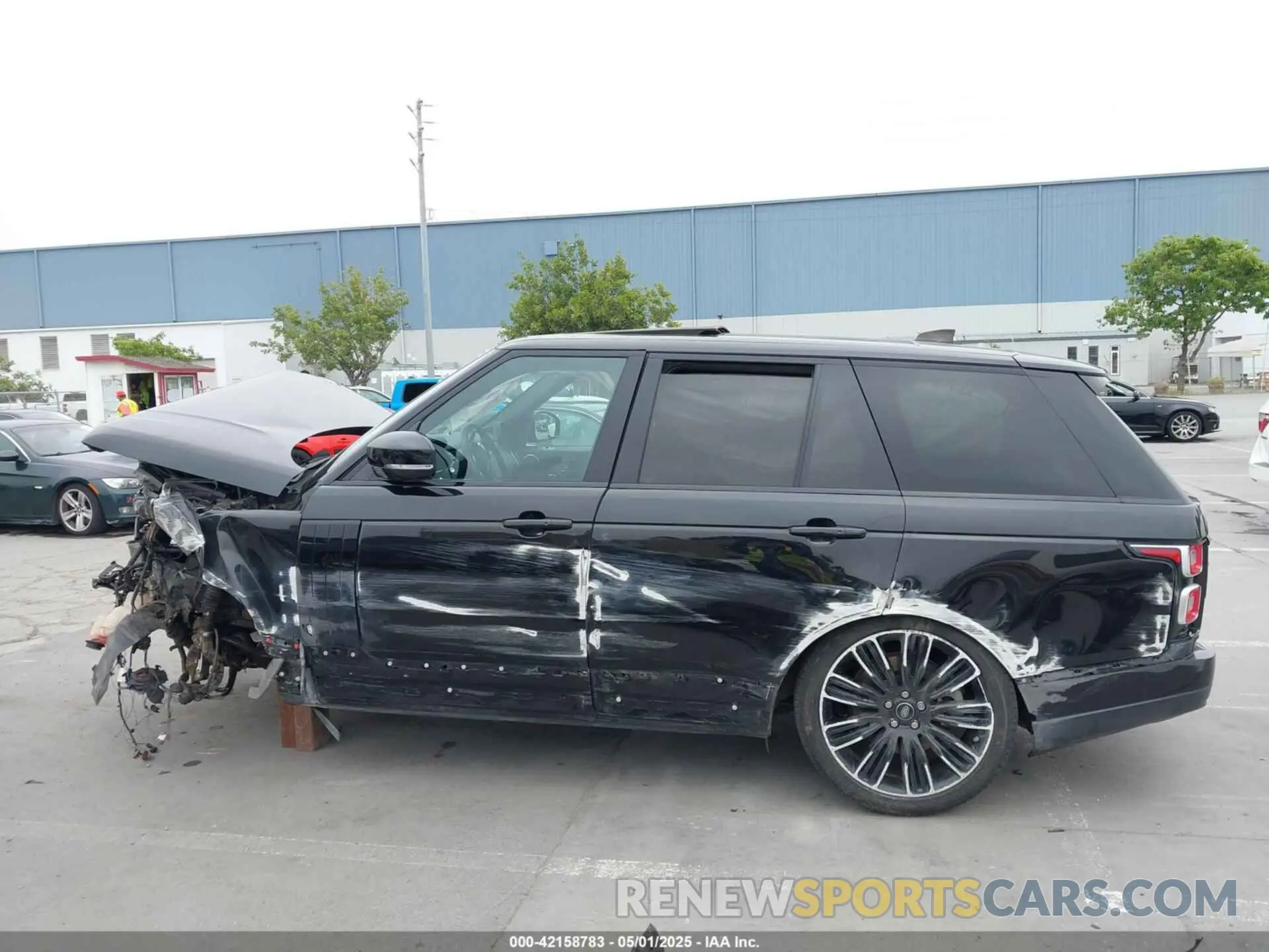 14 fotografías del automóvil dañado SALGS2RU4MA441990 LAND ROVER RANGE ROVER 2021