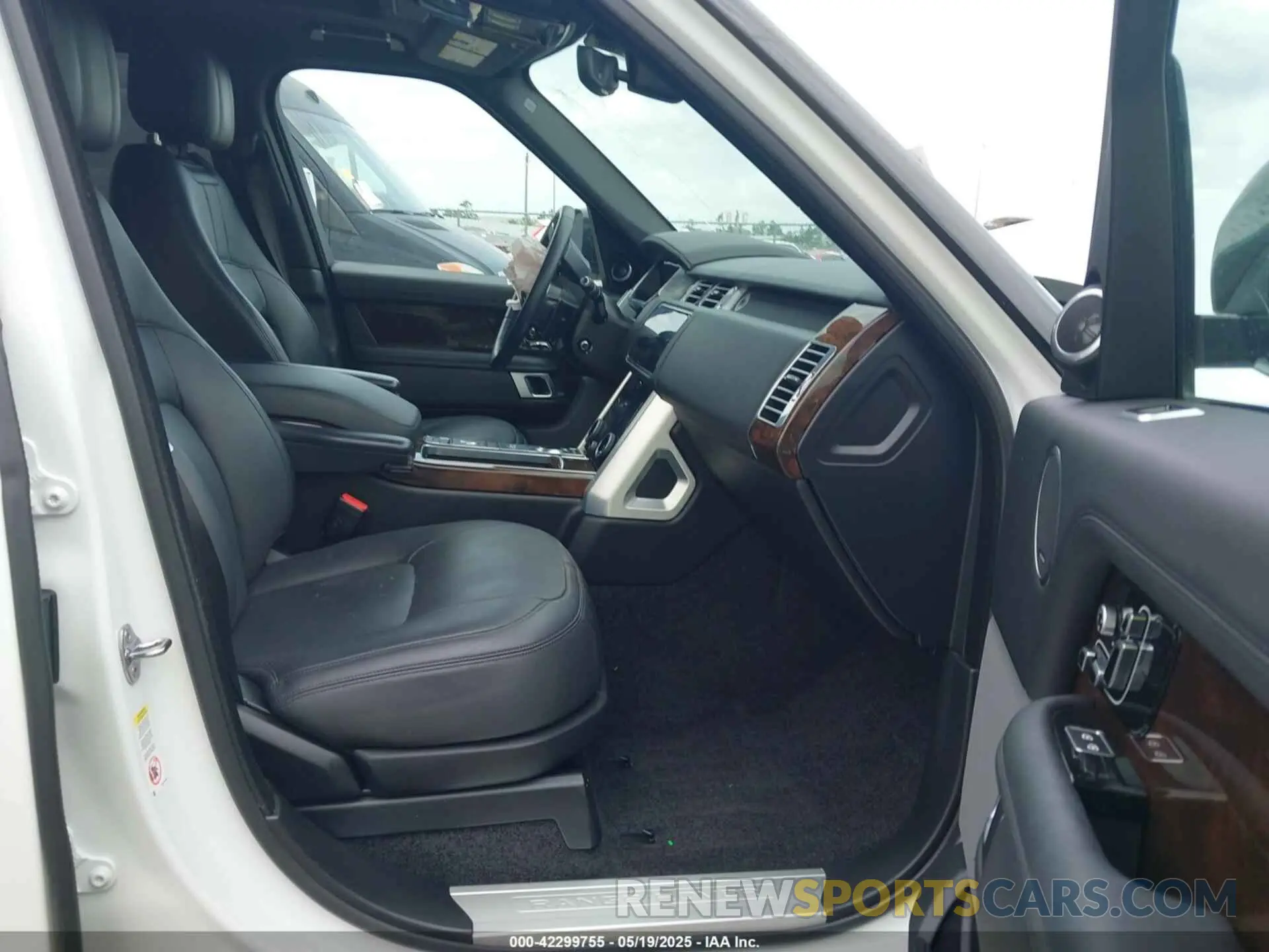 5 fotografías del automóvil dañado SALGS2RU9MA444674 LAND ROVER RANGE ROVER 2021
