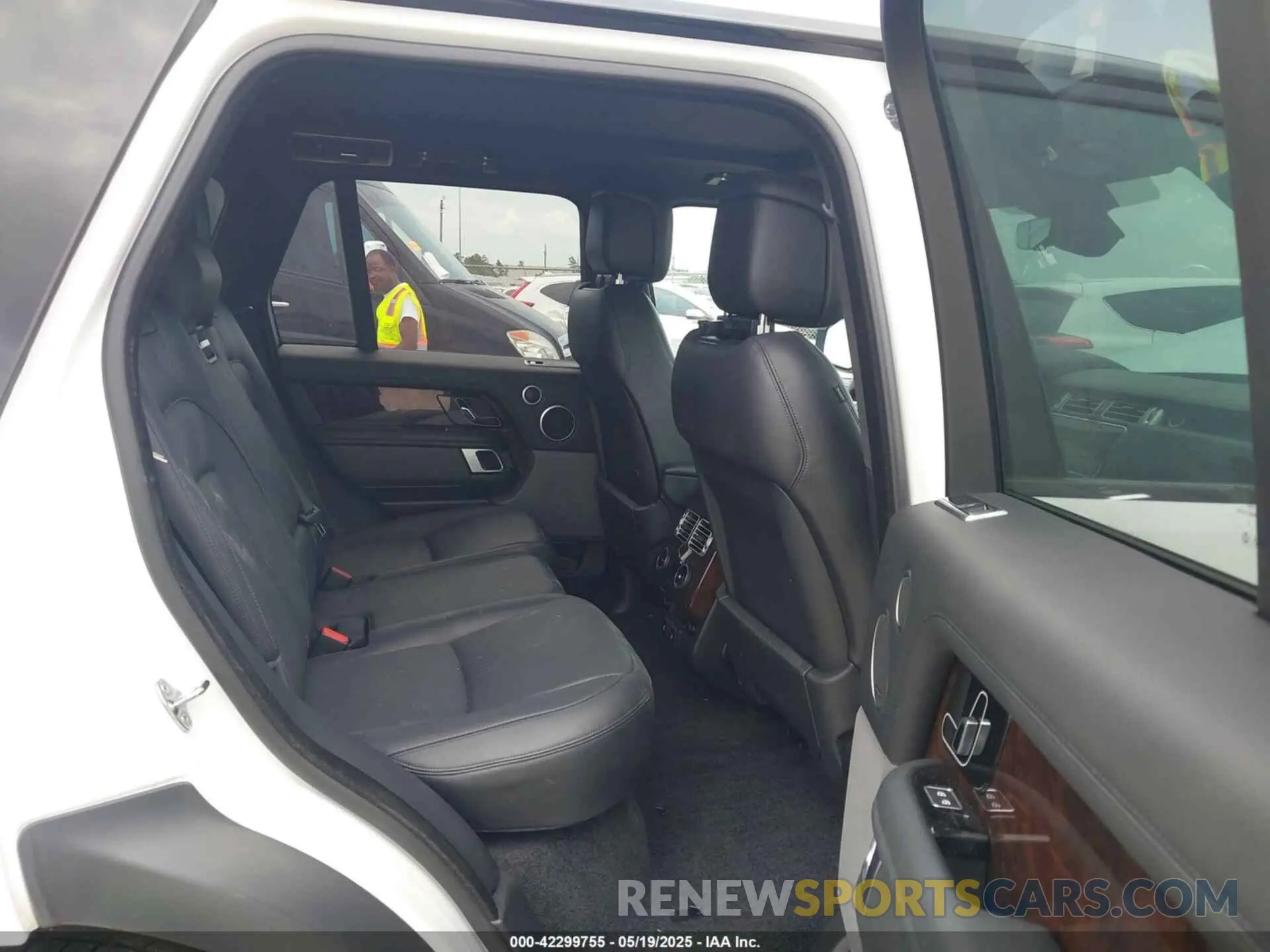 8 fotografías del automóvil dañado SALGS2RU9MA444674 LAND ROVER RANGE ROVER 2021