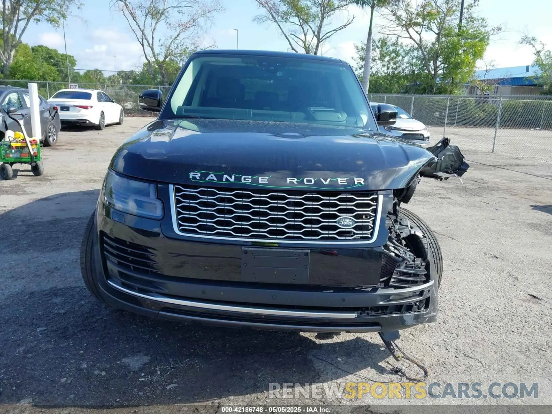 13 fotografías del automóvil dañado SALGS2SE0MA439172 LAND ROVER RANGE ROVER 2021