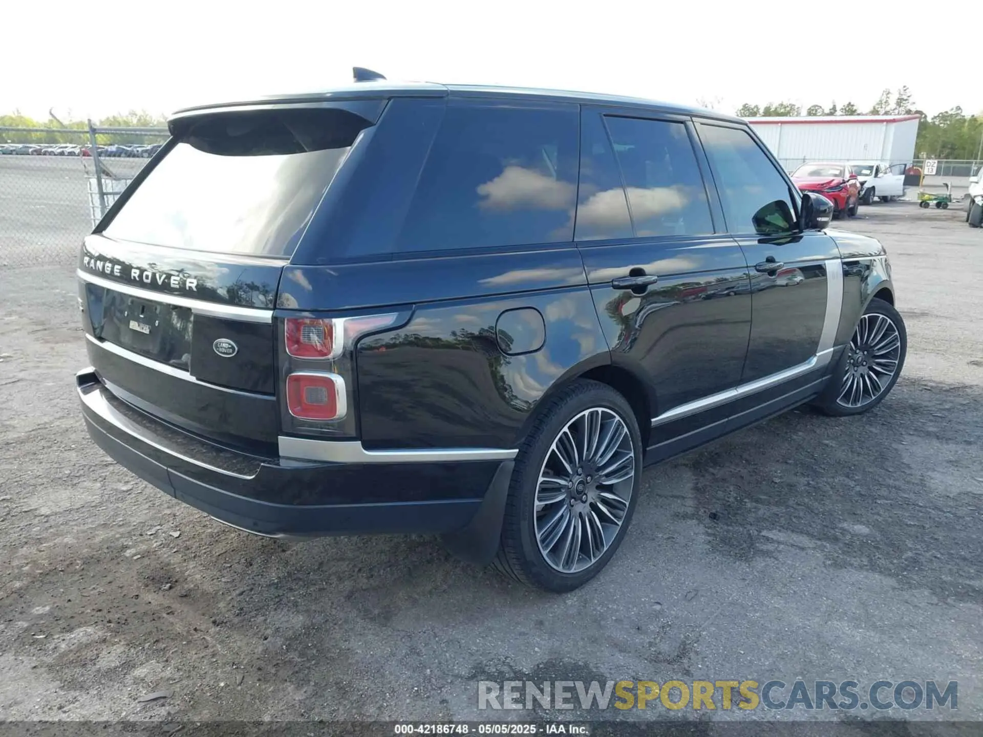 4 fotografías del automóvil dañado SALGS2SE0MA439172 LAND ROVER RANGE ROVER 2021