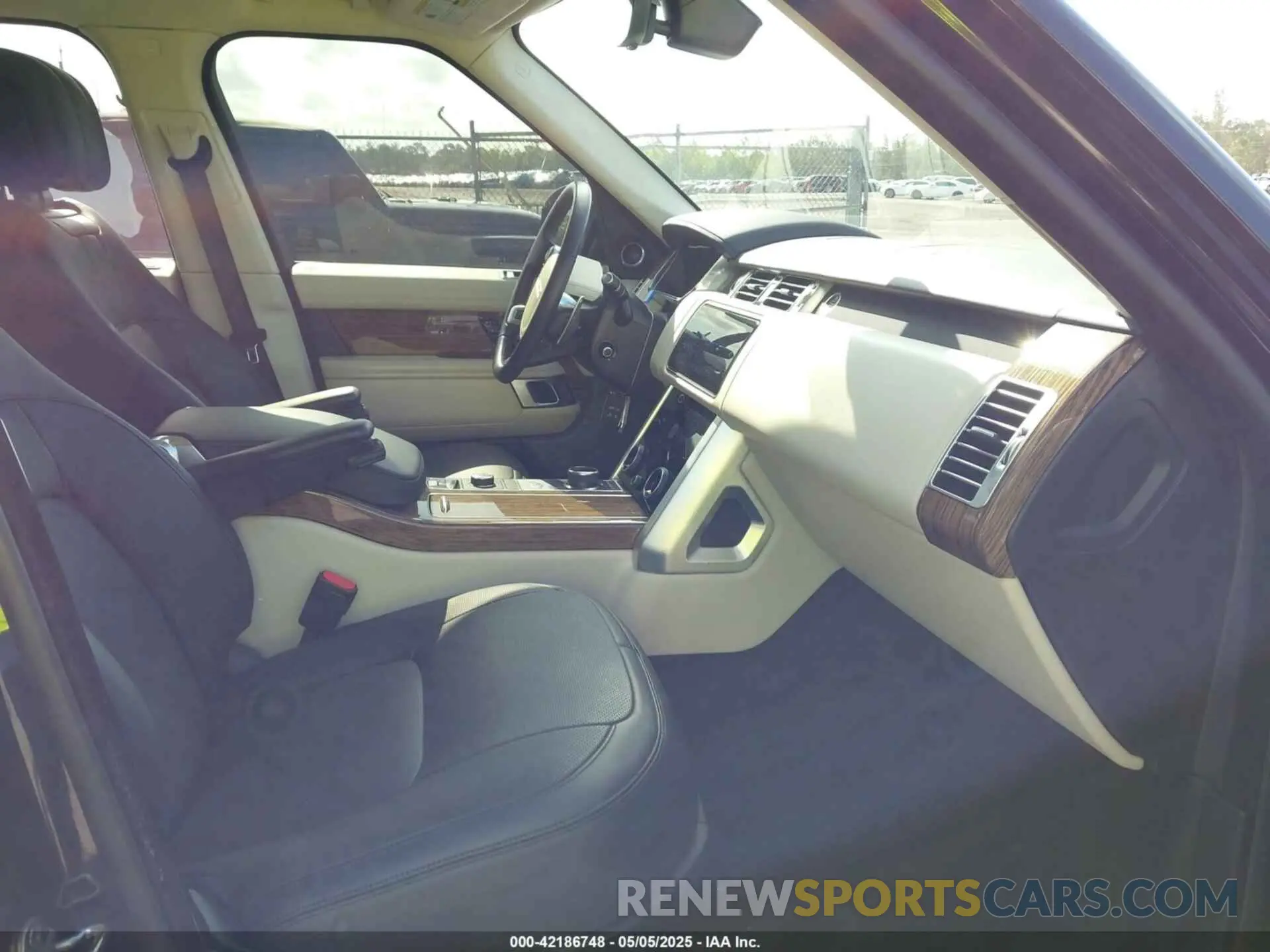 5 fotografías del automóvil dañado SALGS2SE0MA439172 LAND ROVER RANGE ROVER 2021